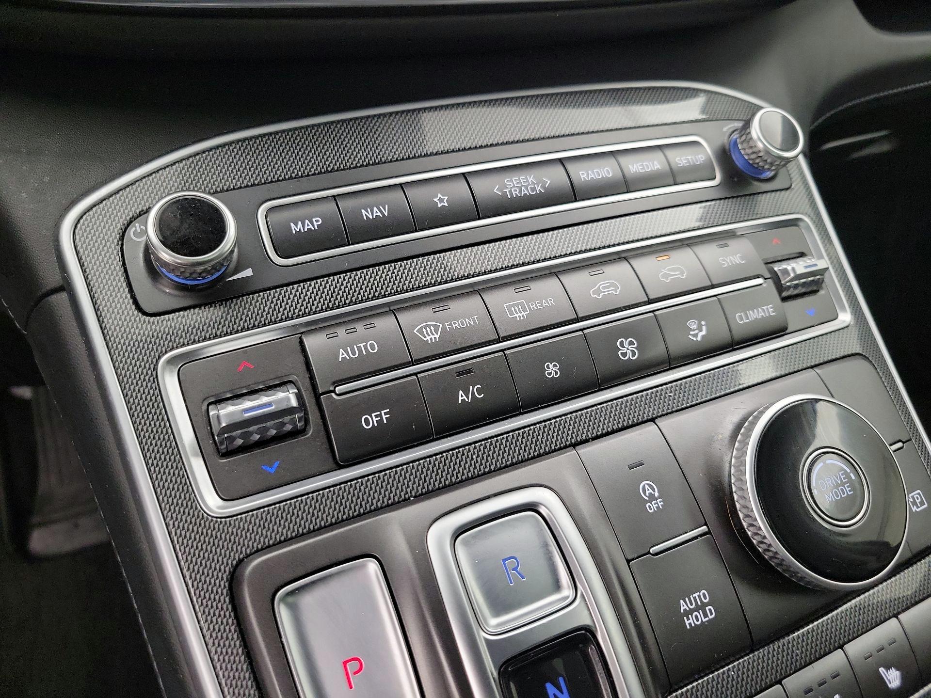 Thumbnail: 2022 Hyundai Santa Fe - 17