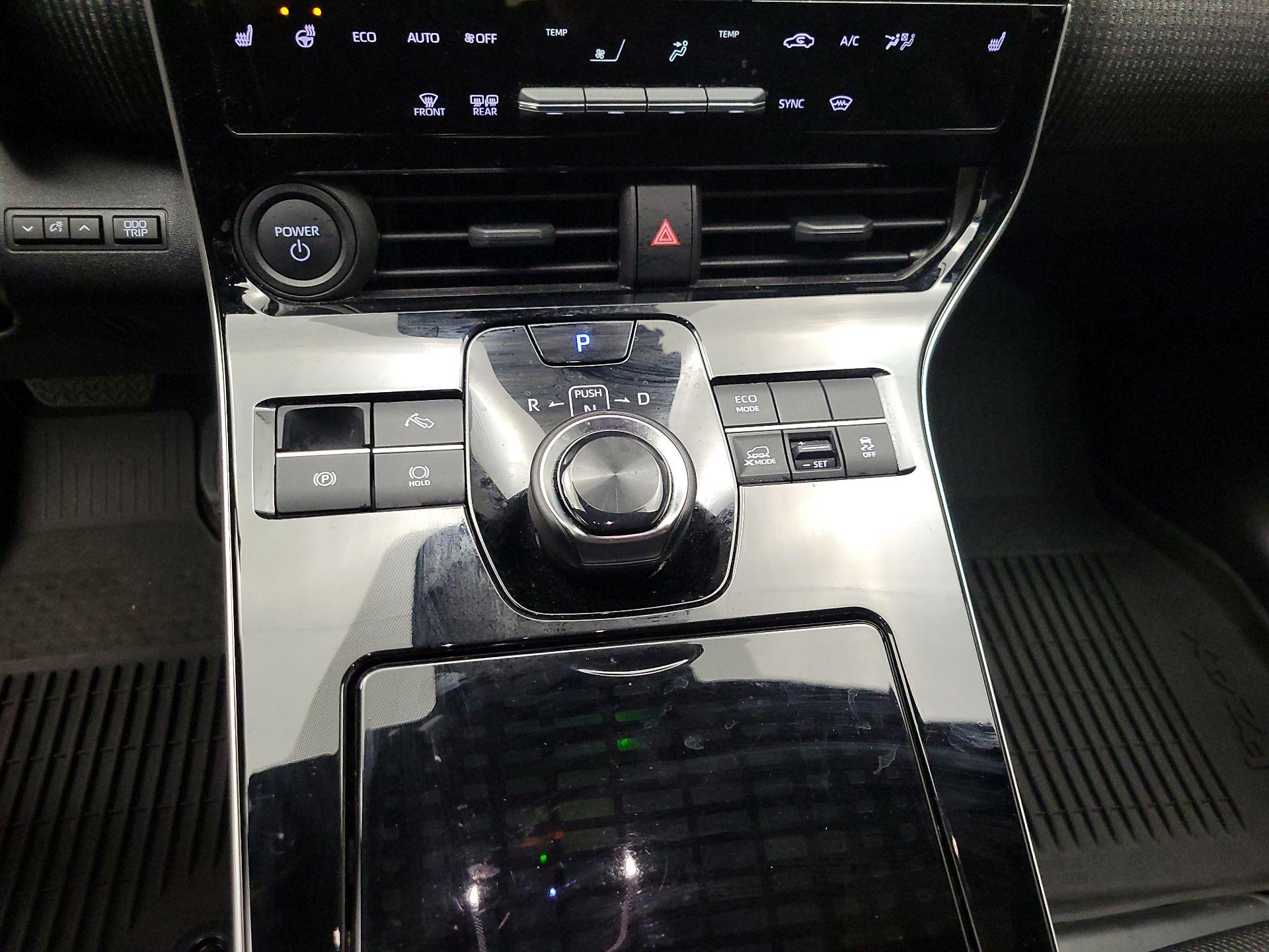 Thumbnail: 2024 Toyota bZ4X - 18