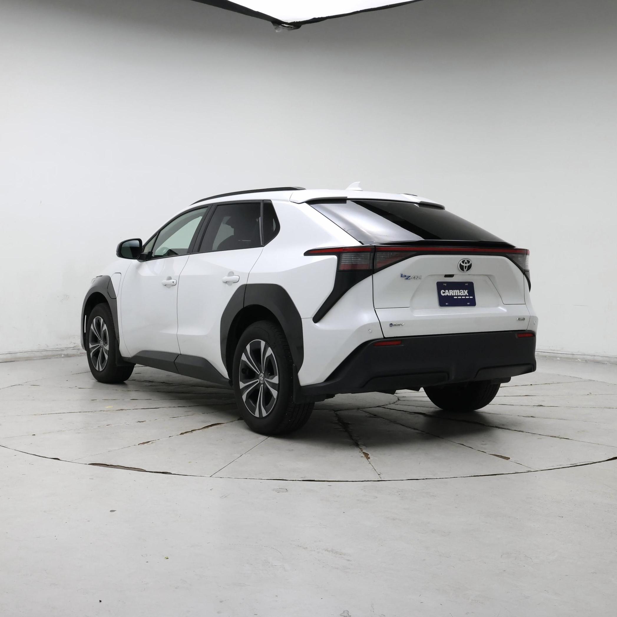 Thumbnail: 2024 Toyota bZ4X - 2