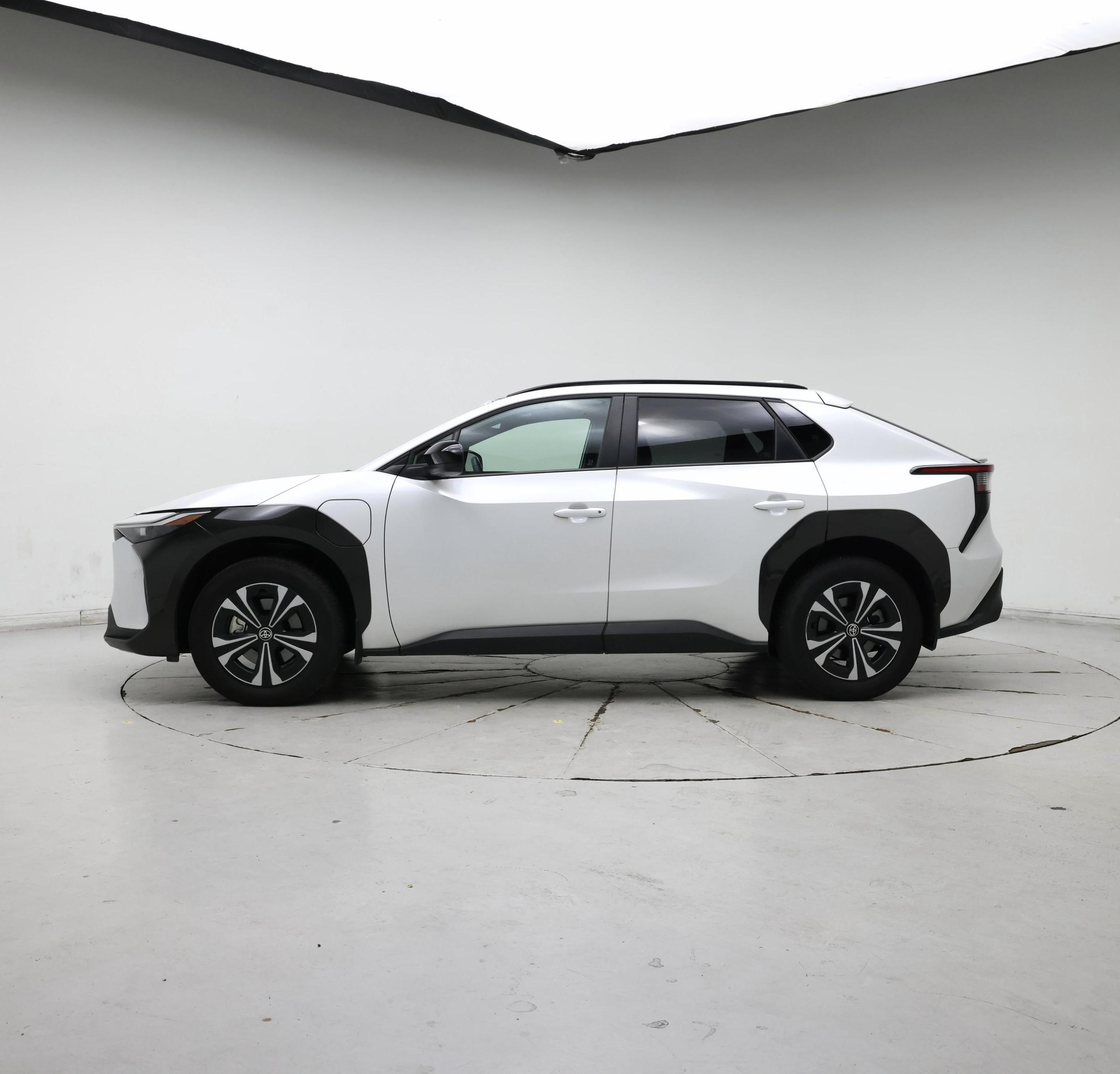Thumbnail: 2024 Toyota bZ4X - 3