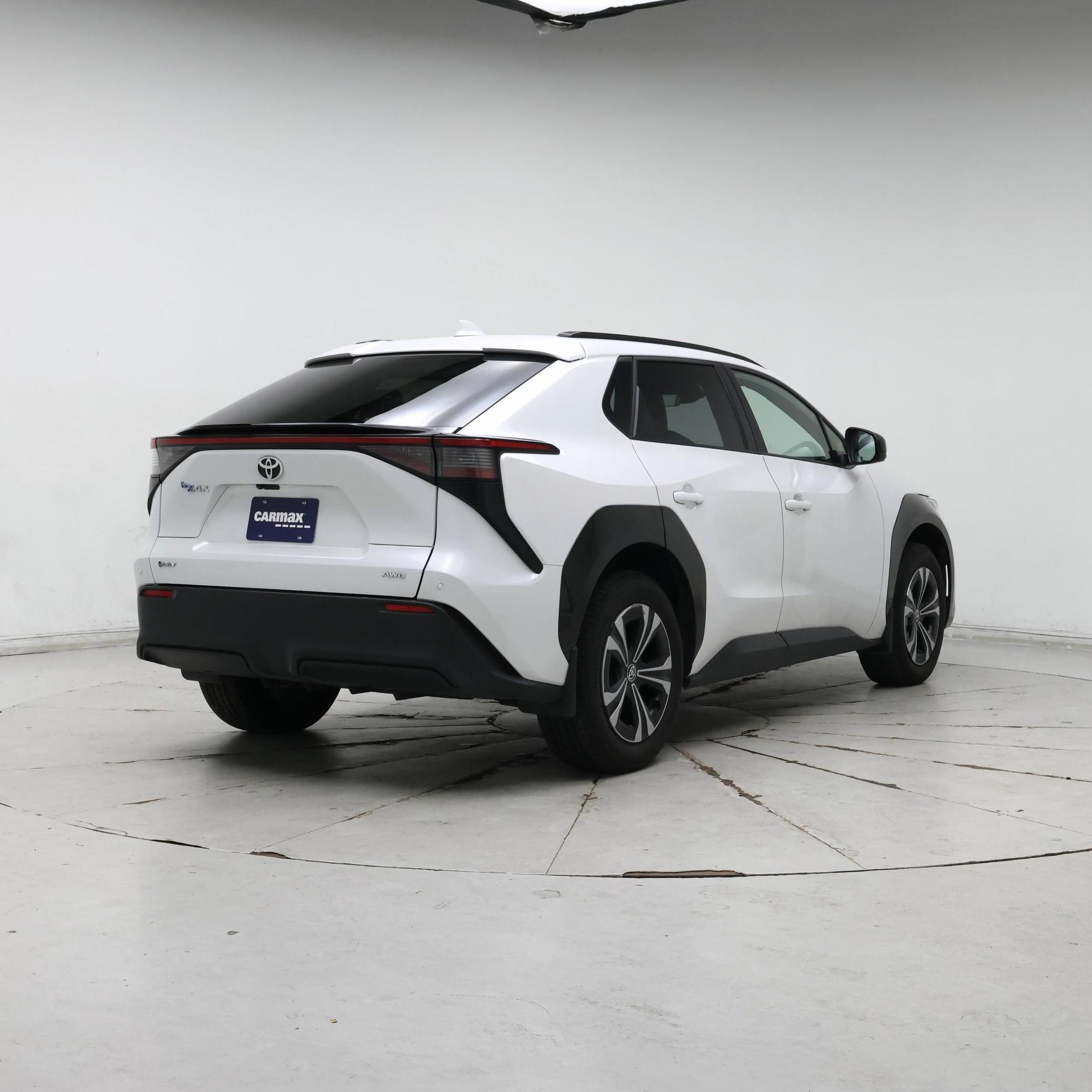 Thumbnail: 2024 Toyota bZ4X - 8