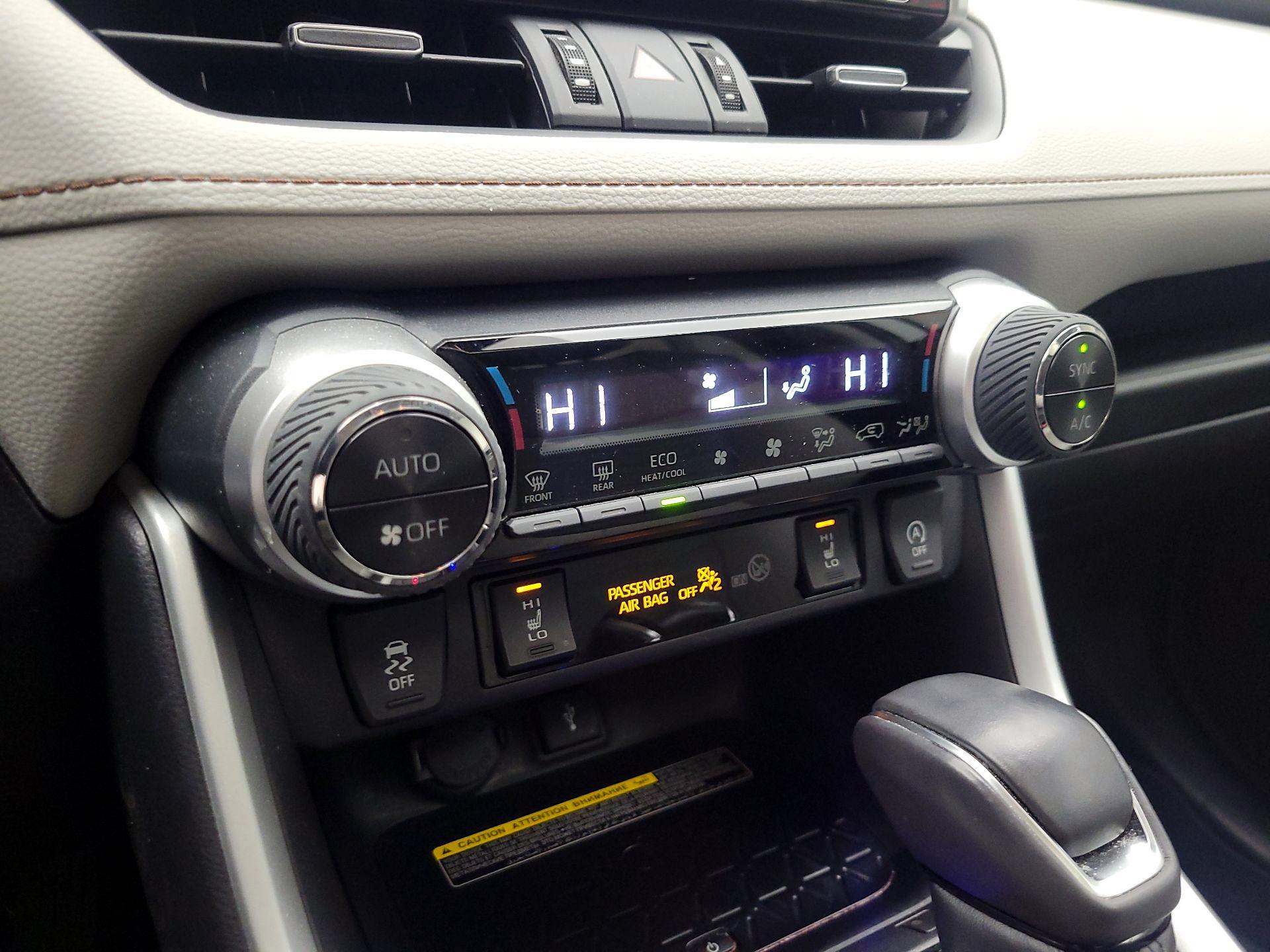 Thumbnail: 2020 Toyota RAV4 - 14