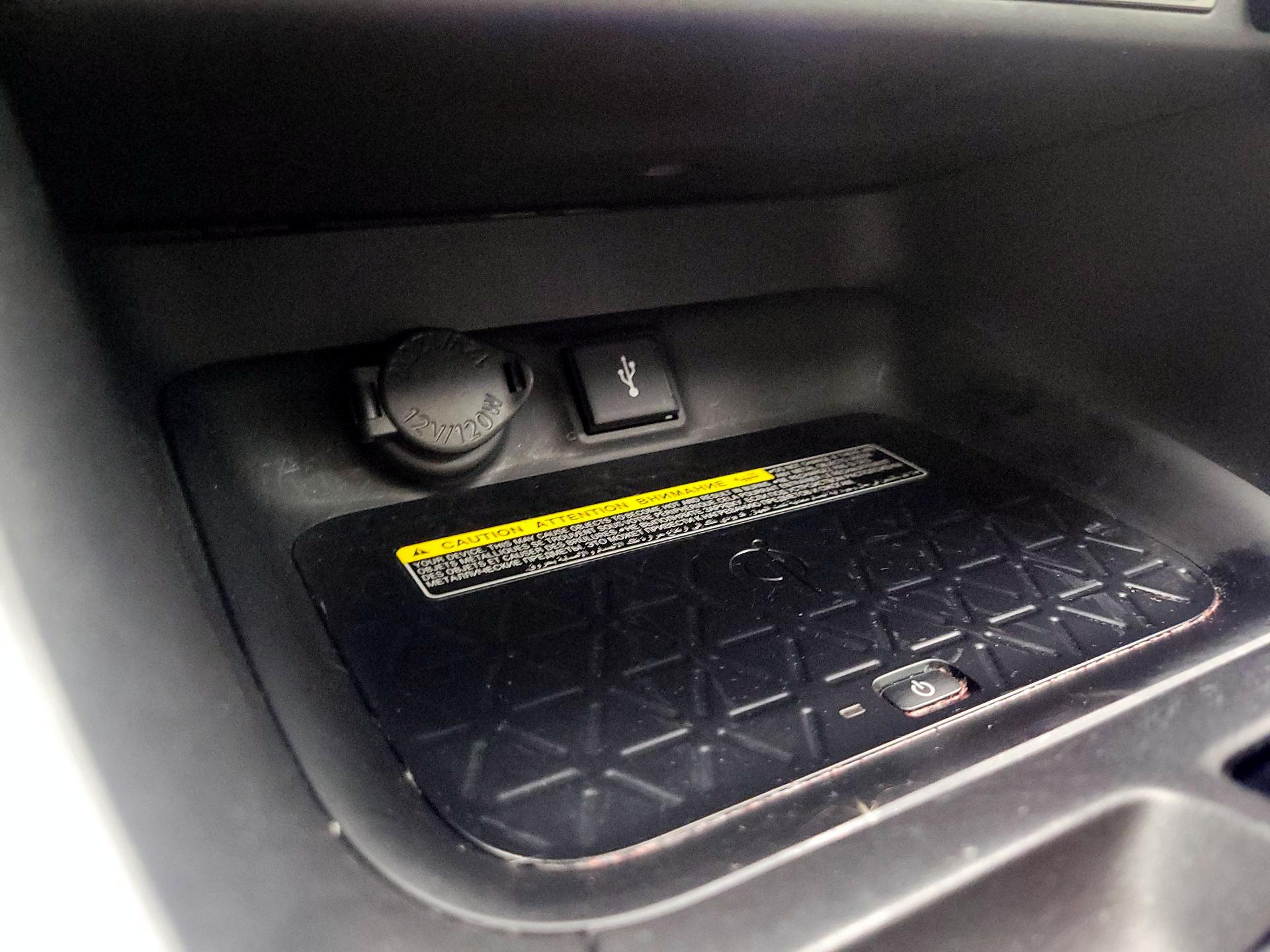 Thumbnail: 2020 Toyota RAV4 - 16