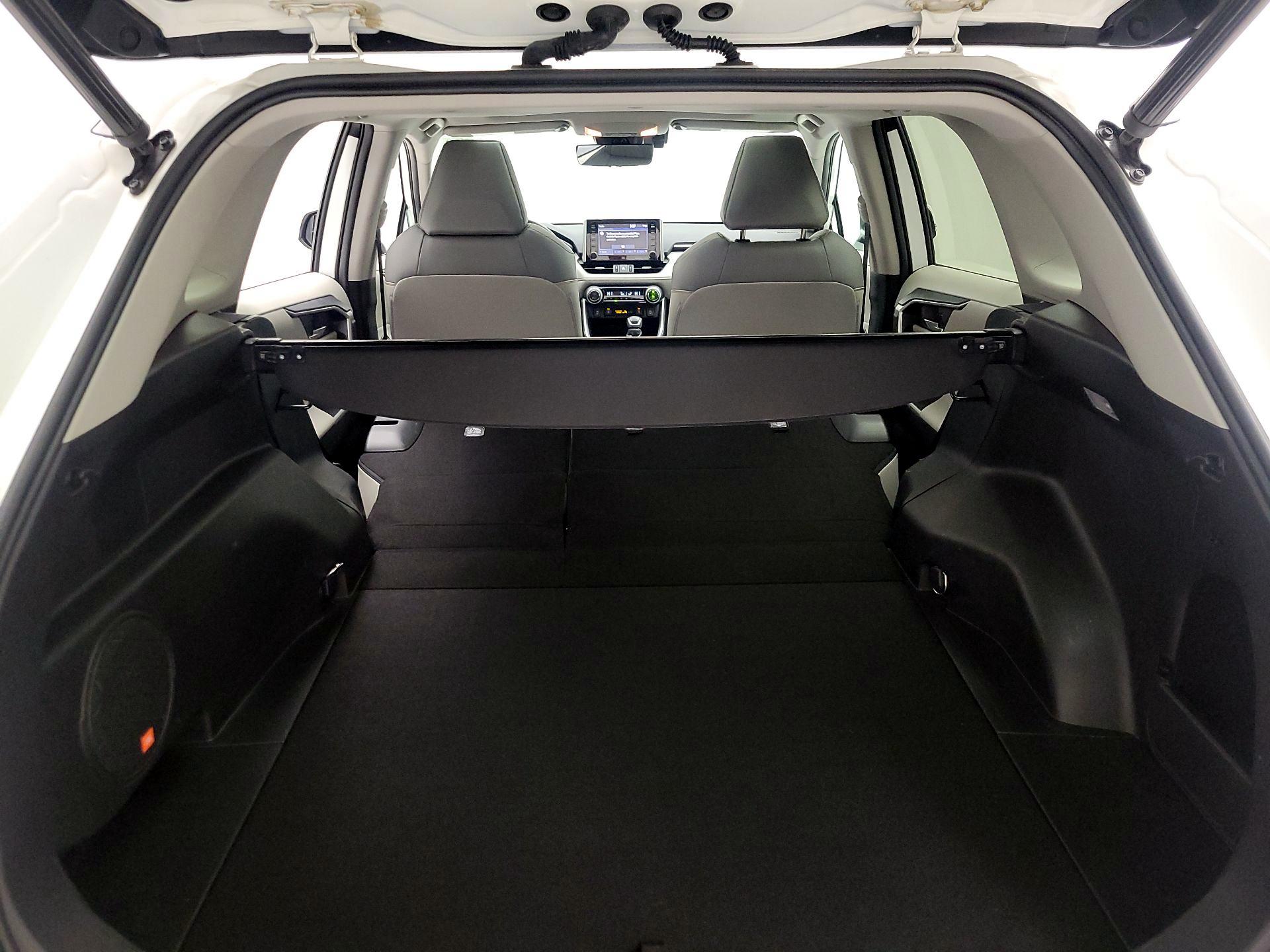 Thumbnail: 2020 Toyota RAV4 - 20