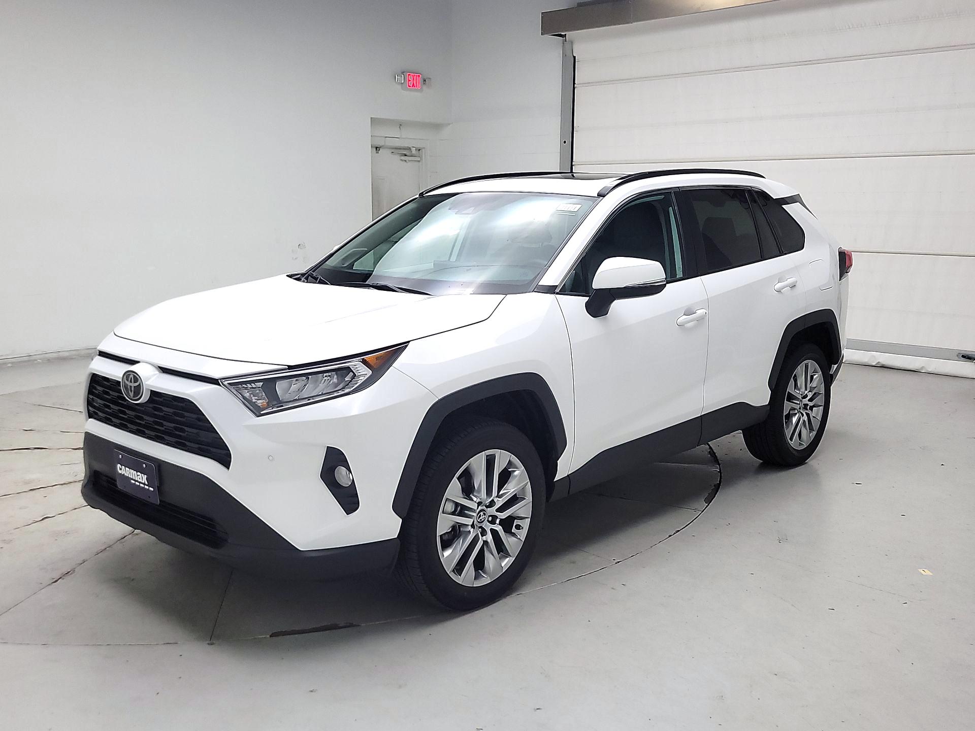Thumbnail: 2020 Toyota RAV4 - 3