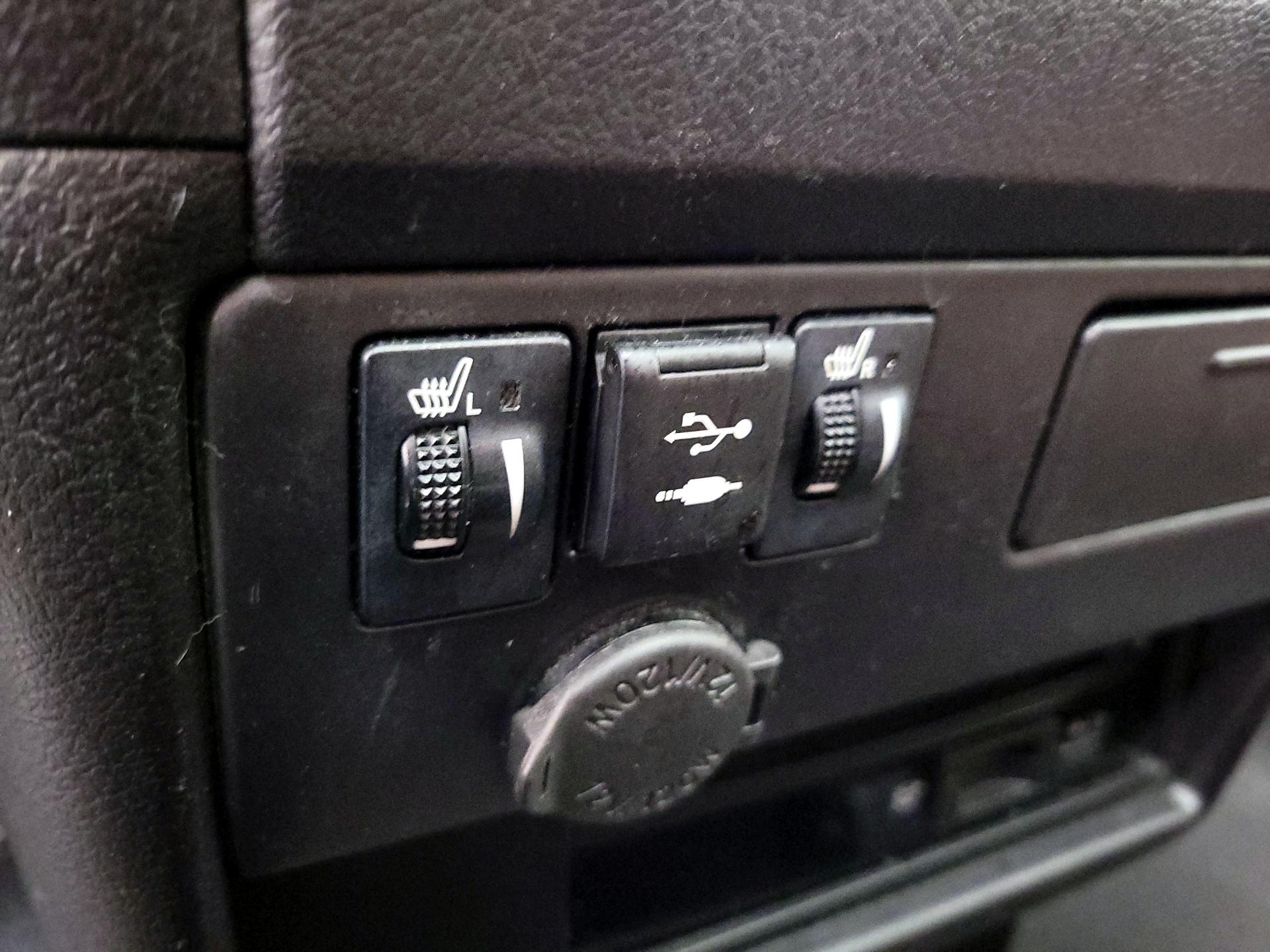 Thumbnail: 2019 Toyota Sienna - 19