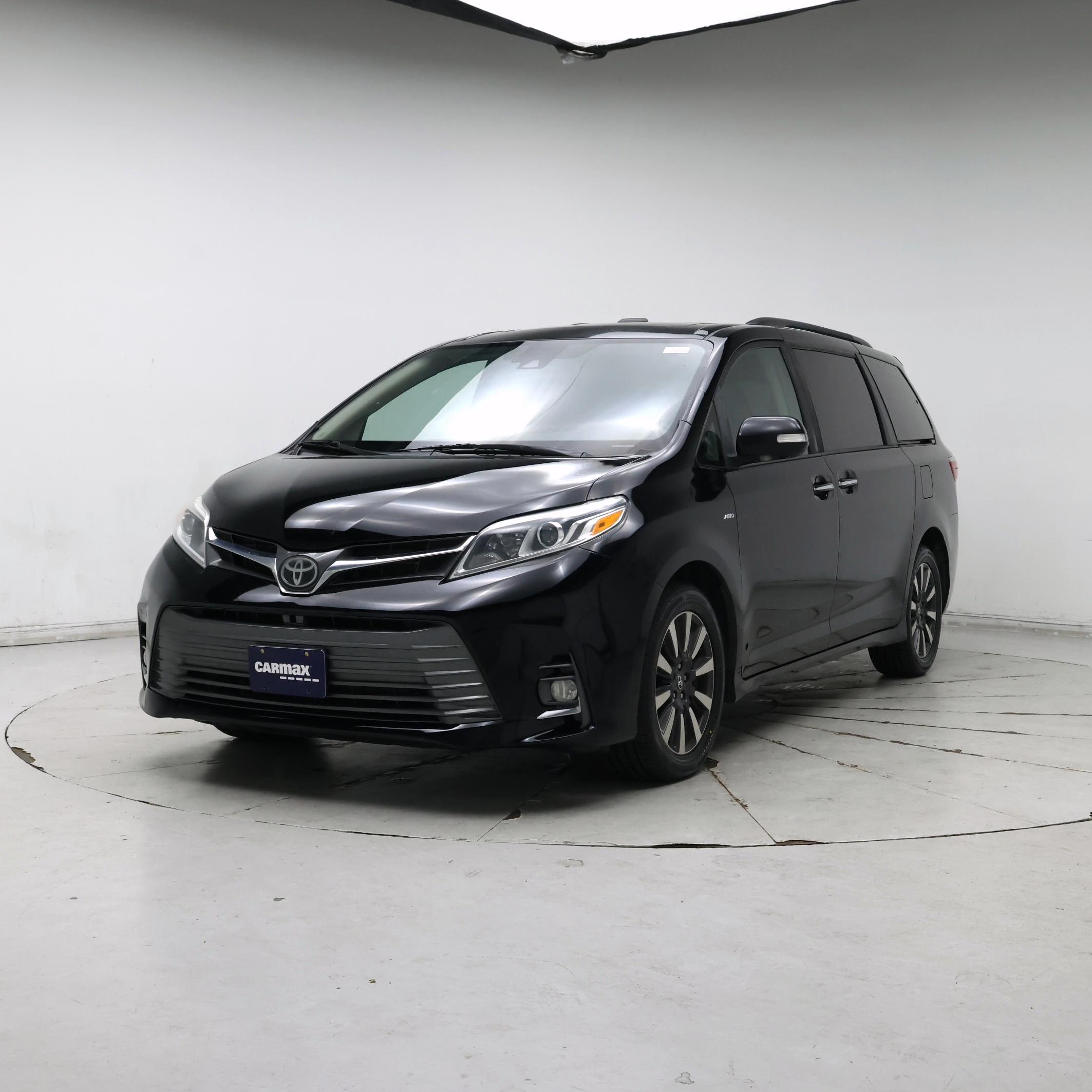 Thumbnail: 2019 Toyota Sienna - 4