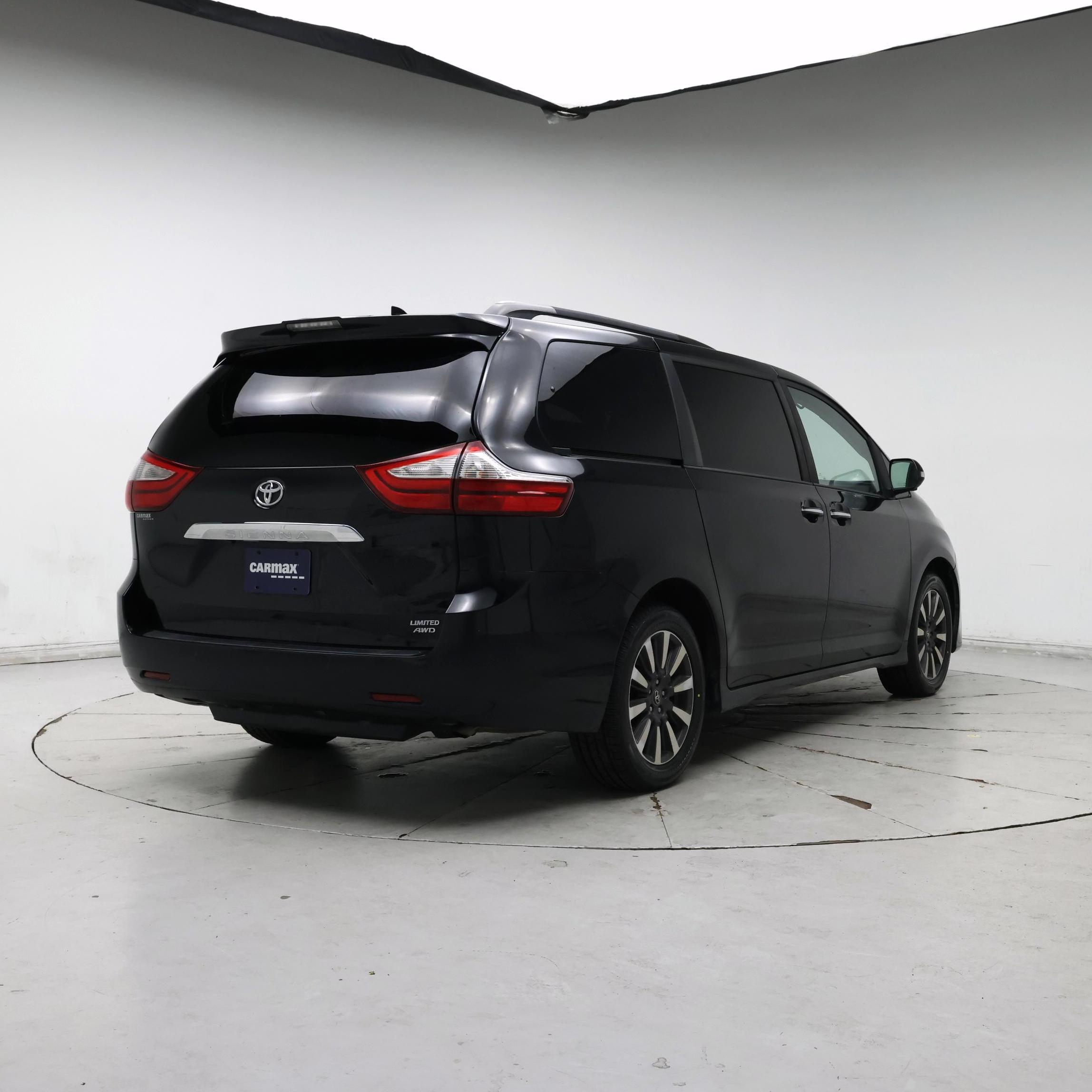 Thumbnail: 2019 Toyota Sienna - 8