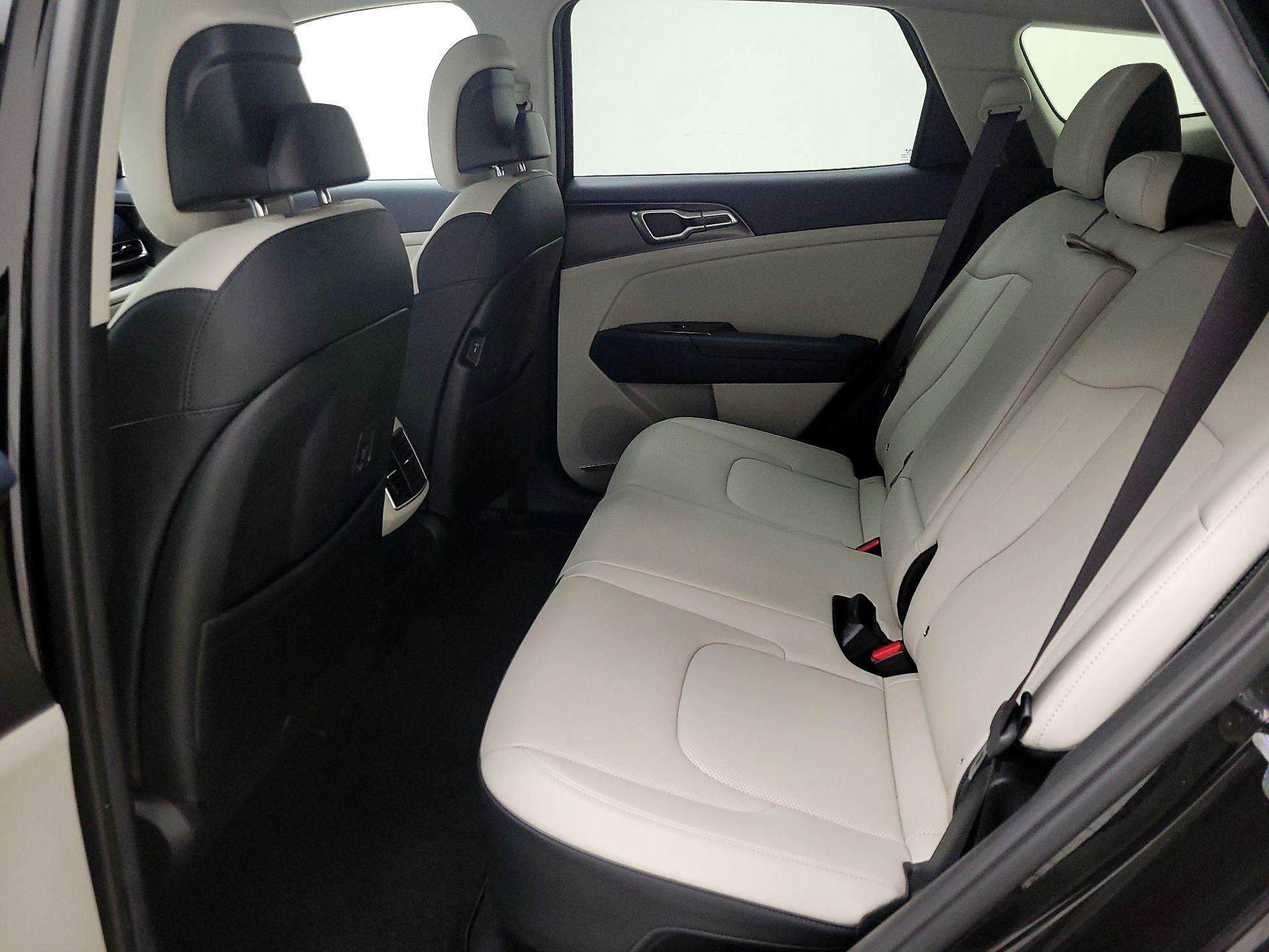 Thumbnail: 2023 Kia Sportage - 18