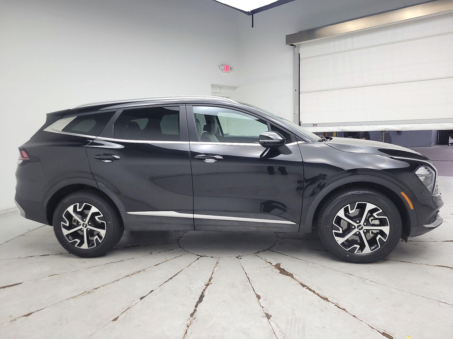 Thumbnail: 2023 Kia Sportage - 4