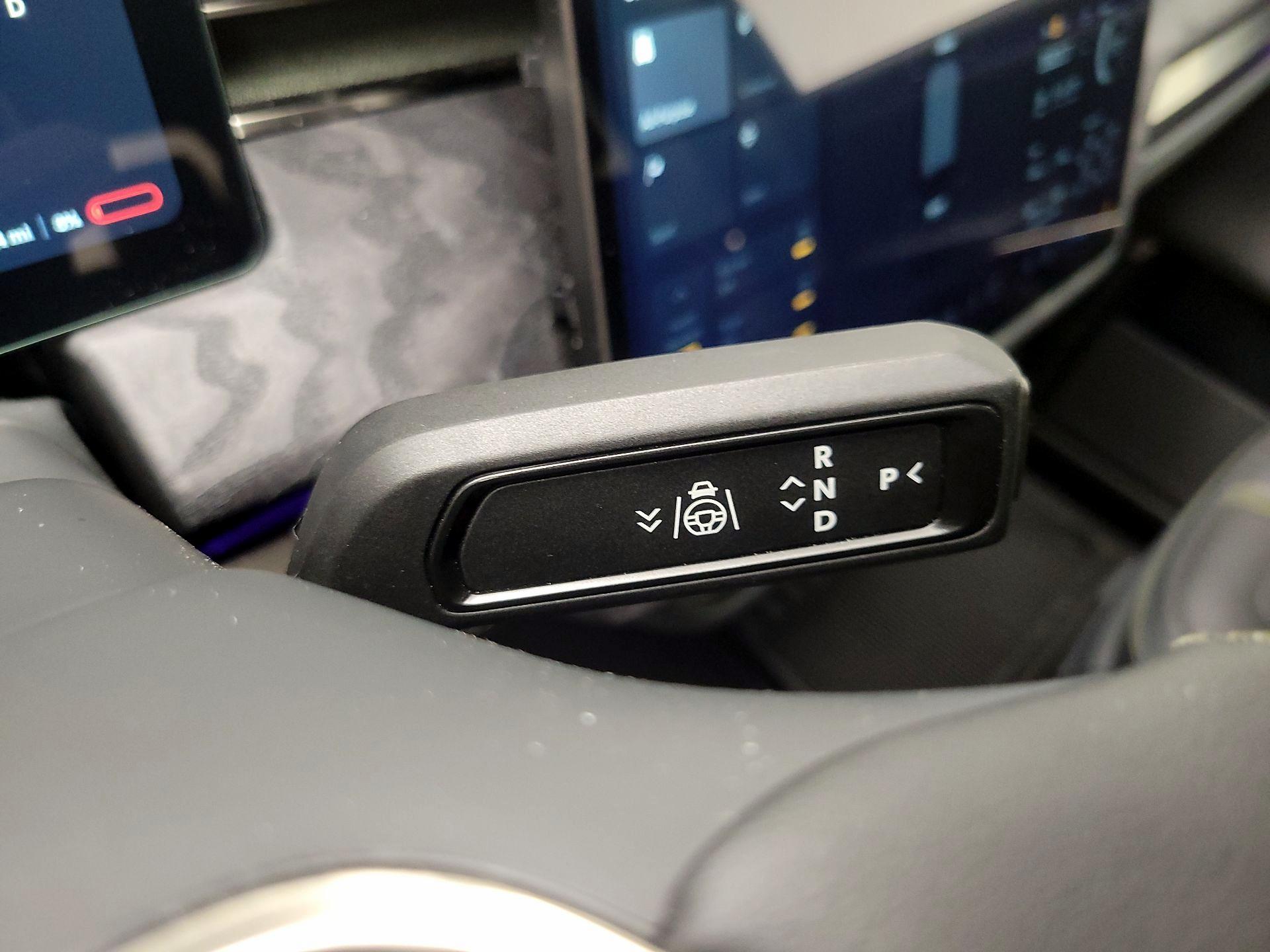 Thumbnail: 2022 Rivian R1T - 17