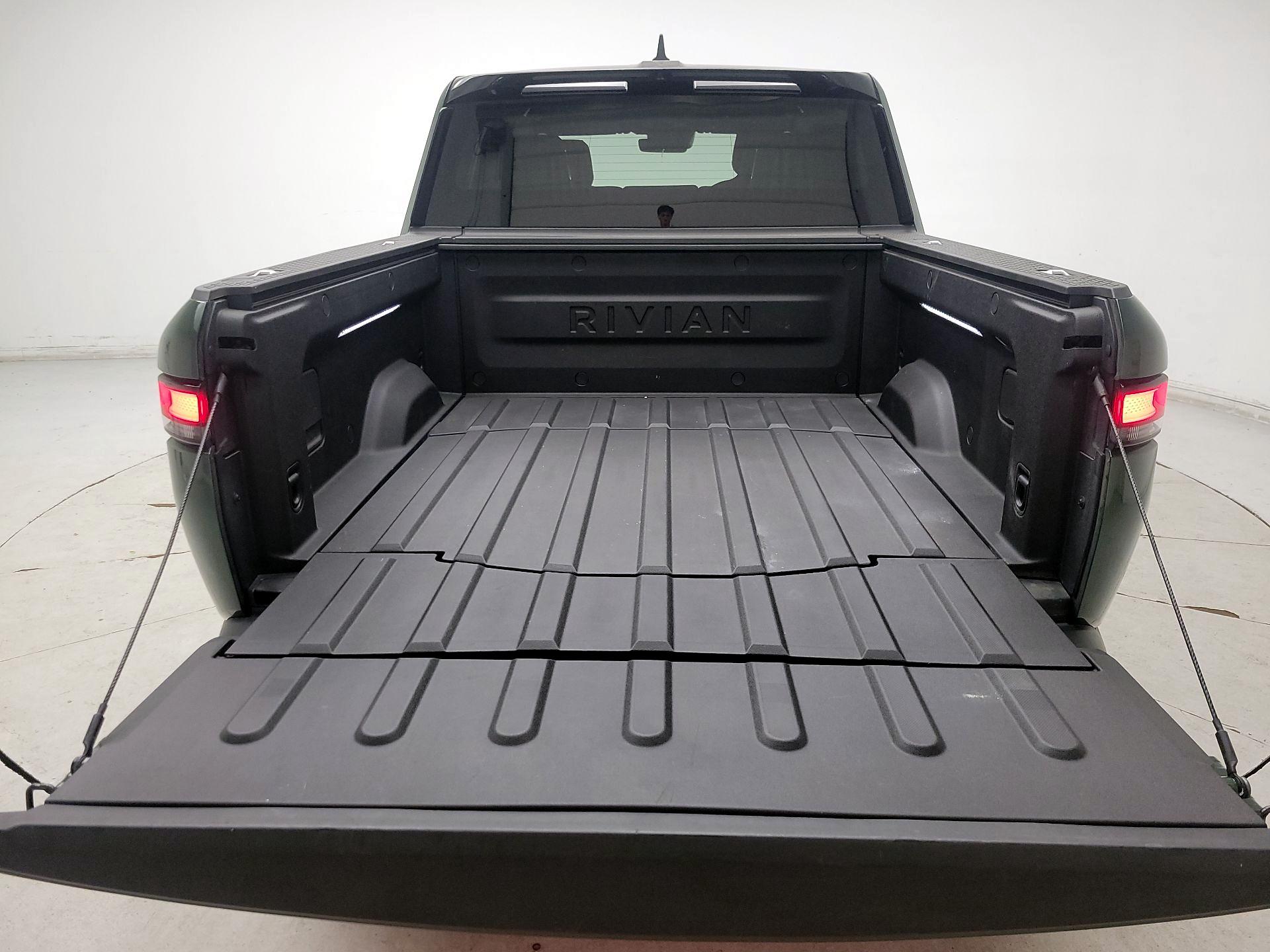 Thumbnail: 2022 Rivian R1T - 20