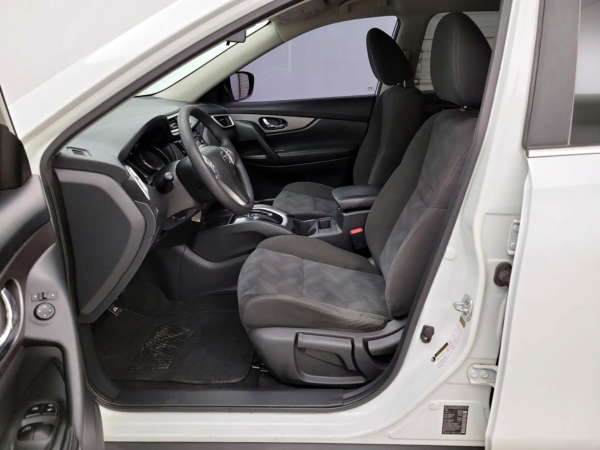 Thumbnail: 2016 Nissan Rogue - 11