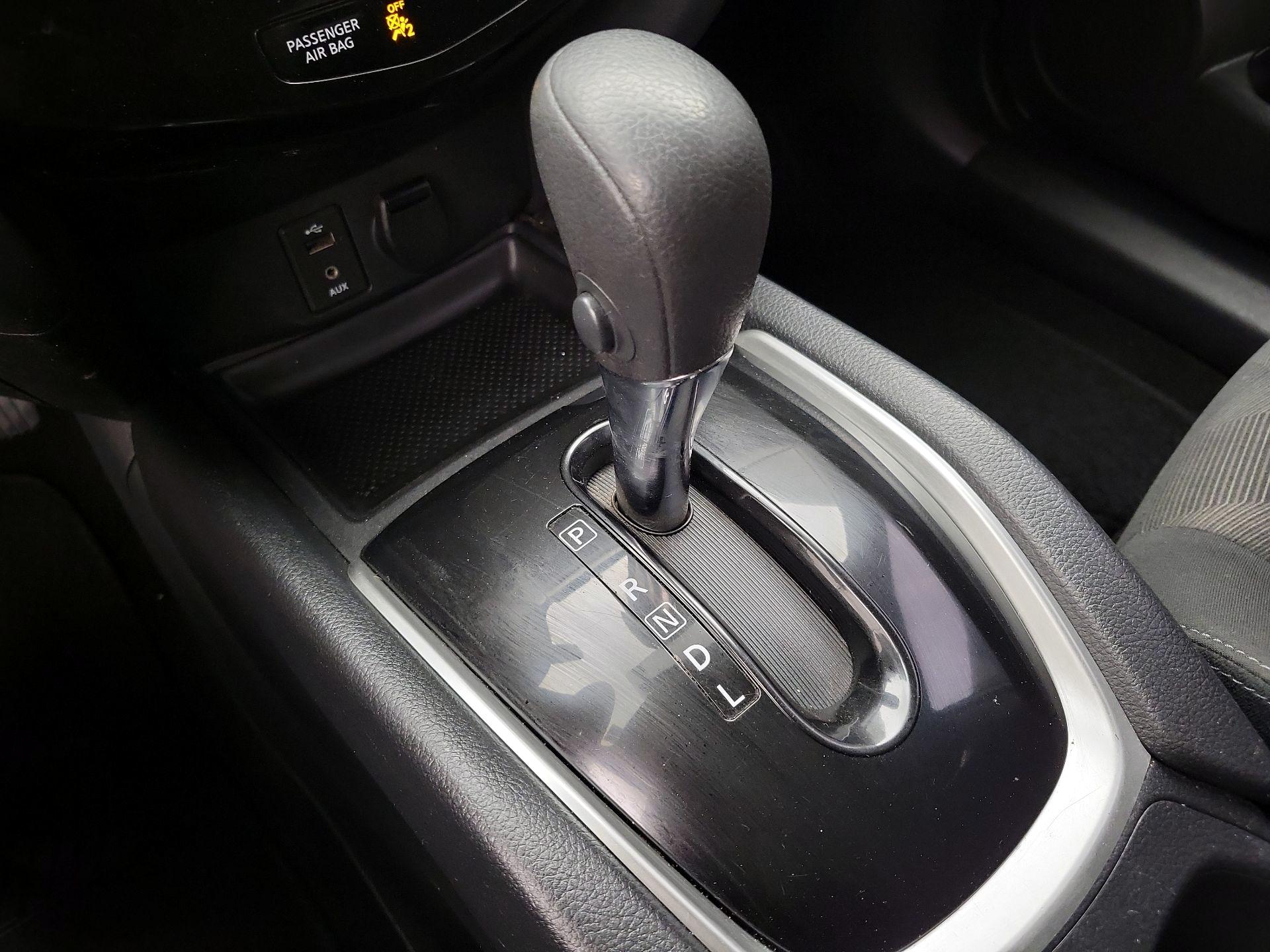 Thumbnail: 2016 Nissan Rogue - 17