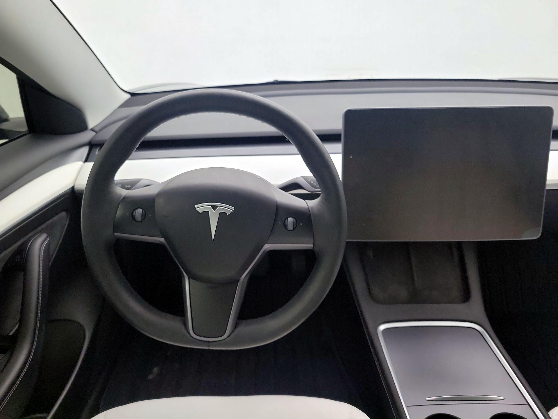 Thumbnail: 2023 Tesla Model 3 - 10