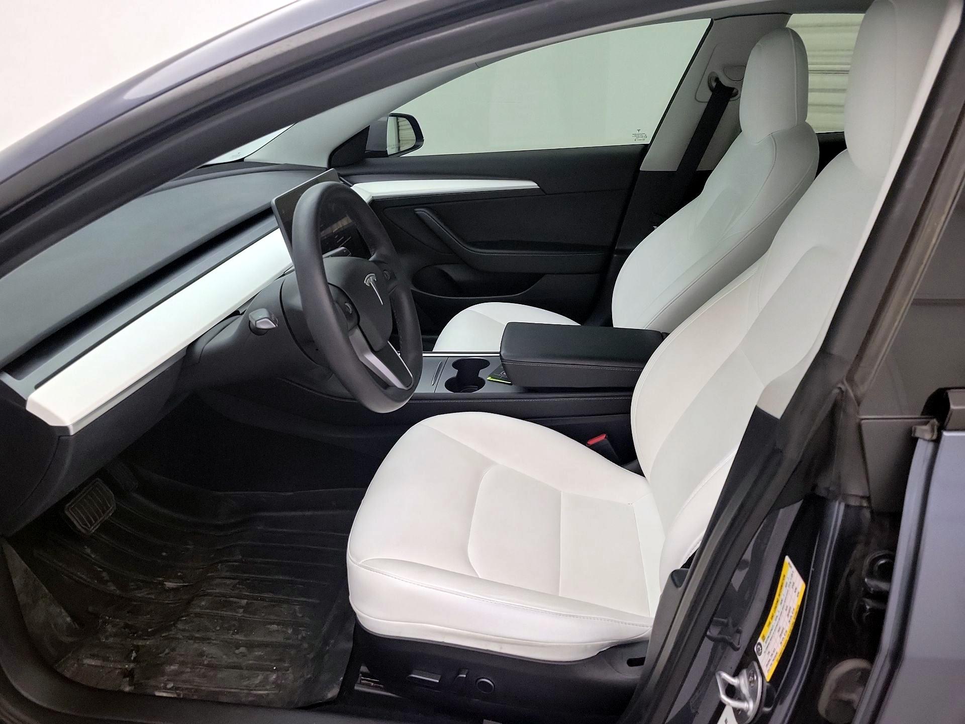 Thumbnail: 2023 Tesla Model 3 - 11