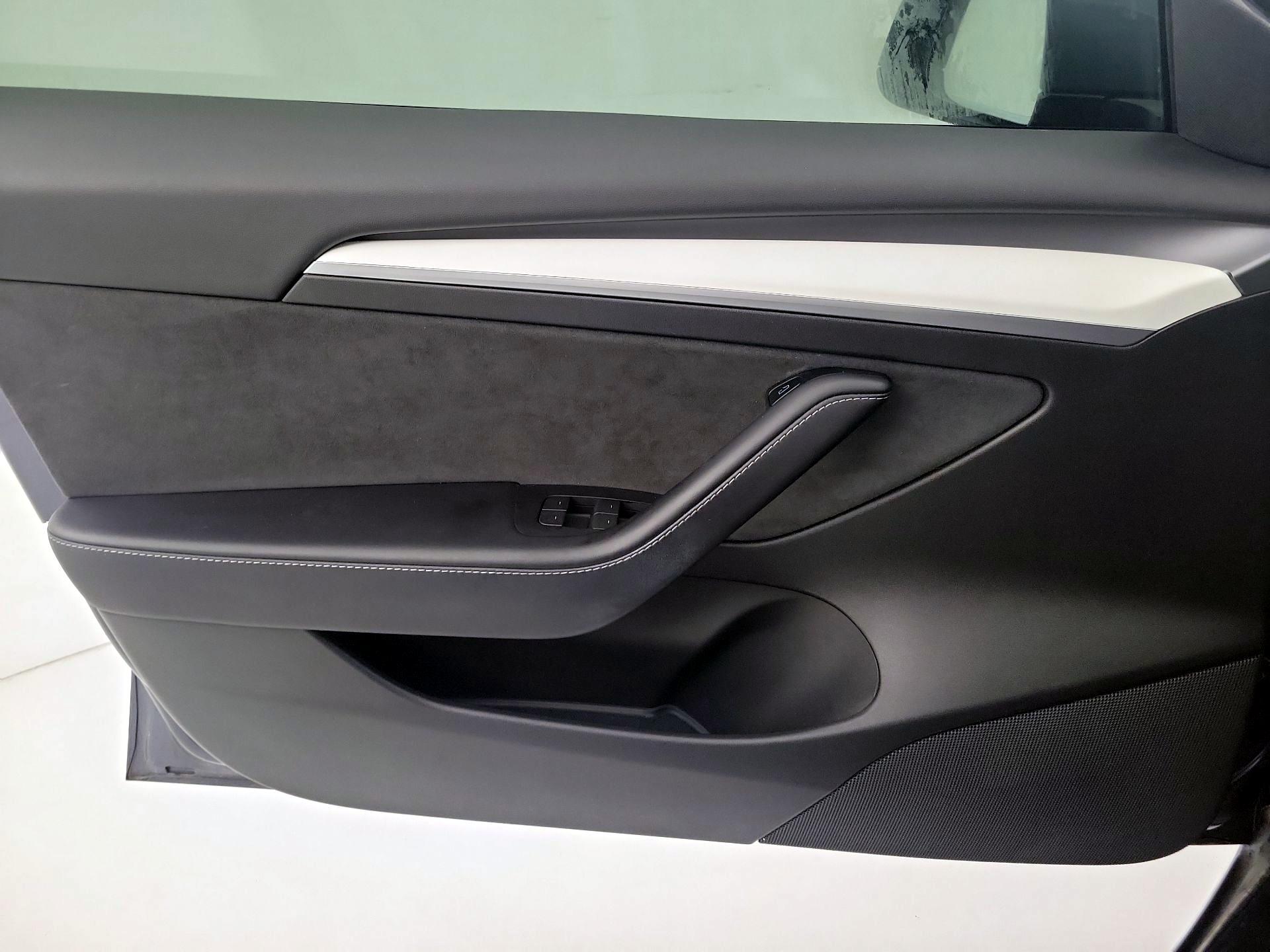 Thumbnail: 2023 Tesla Model 3 - 12