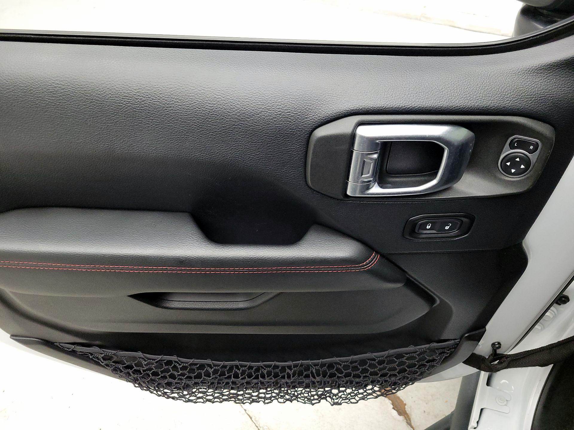 Thumbnail: 2019 Jeep Wrangler - 12