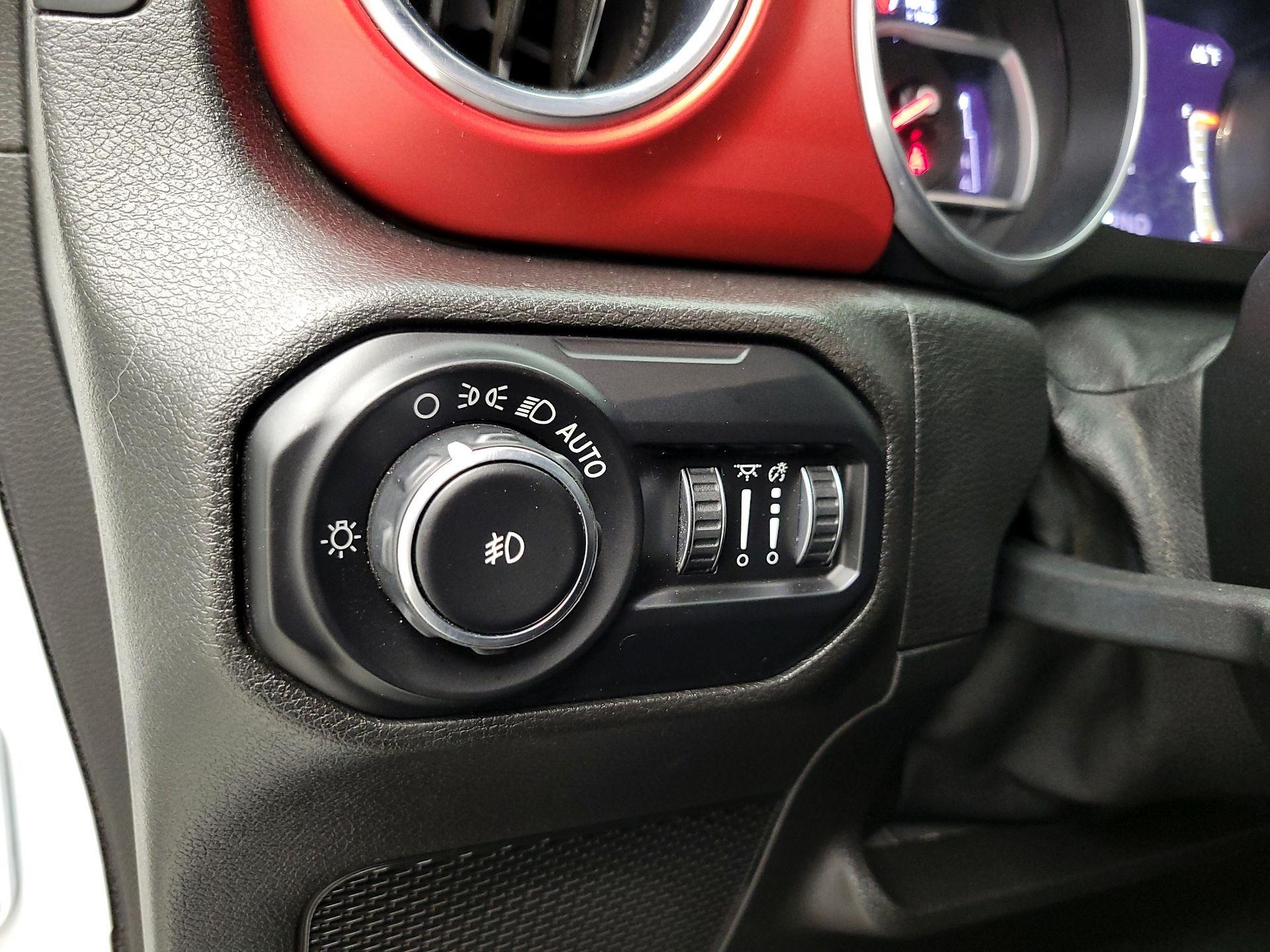 Thumbnail: 2019 Jeep Wrangler - 13