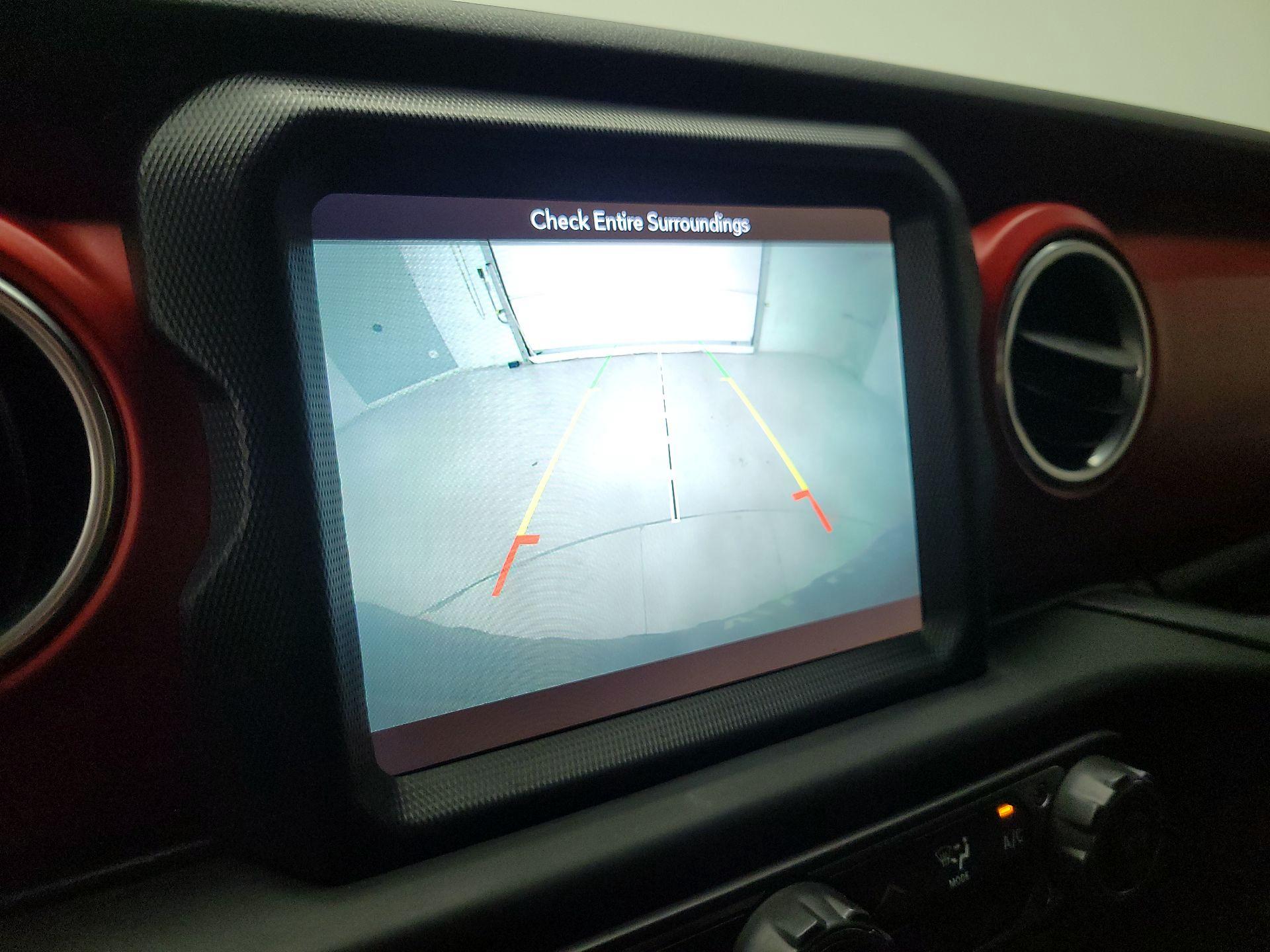 Thumbnail: 2019 Jeep Wrangler - 15