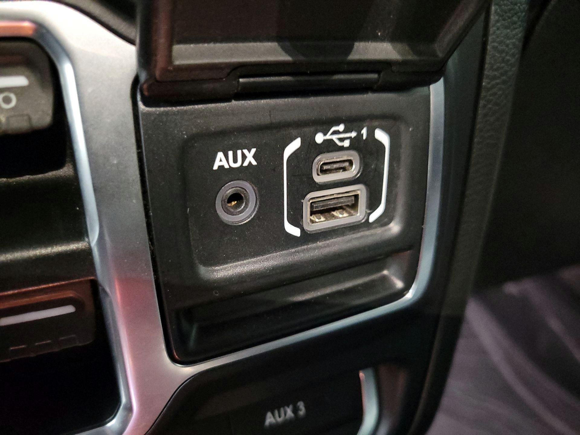 Thumbnail: 2019 Jeep Wrangler - 19