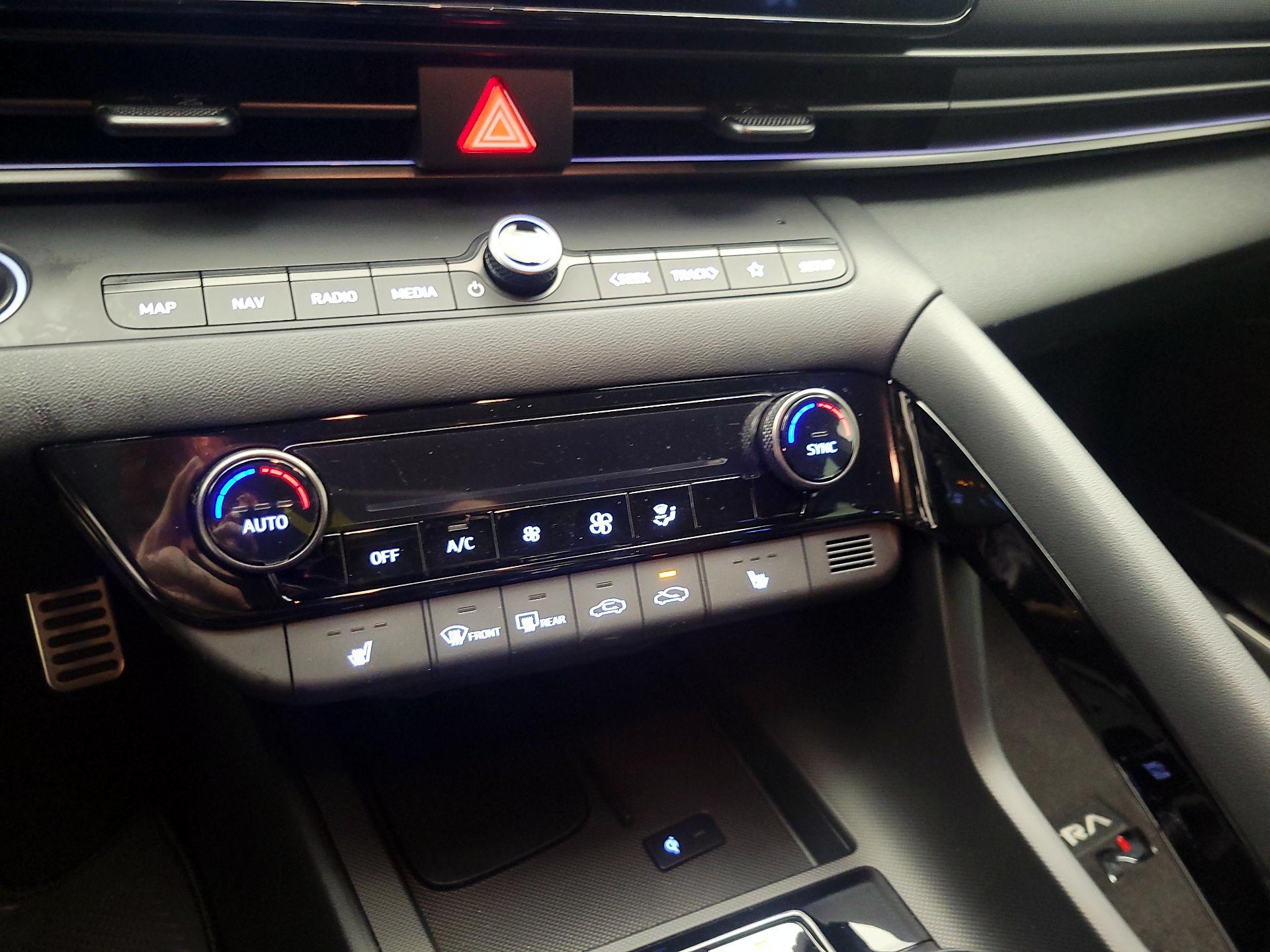 Thumbnail: 2025 Hyundai Elantra - 15