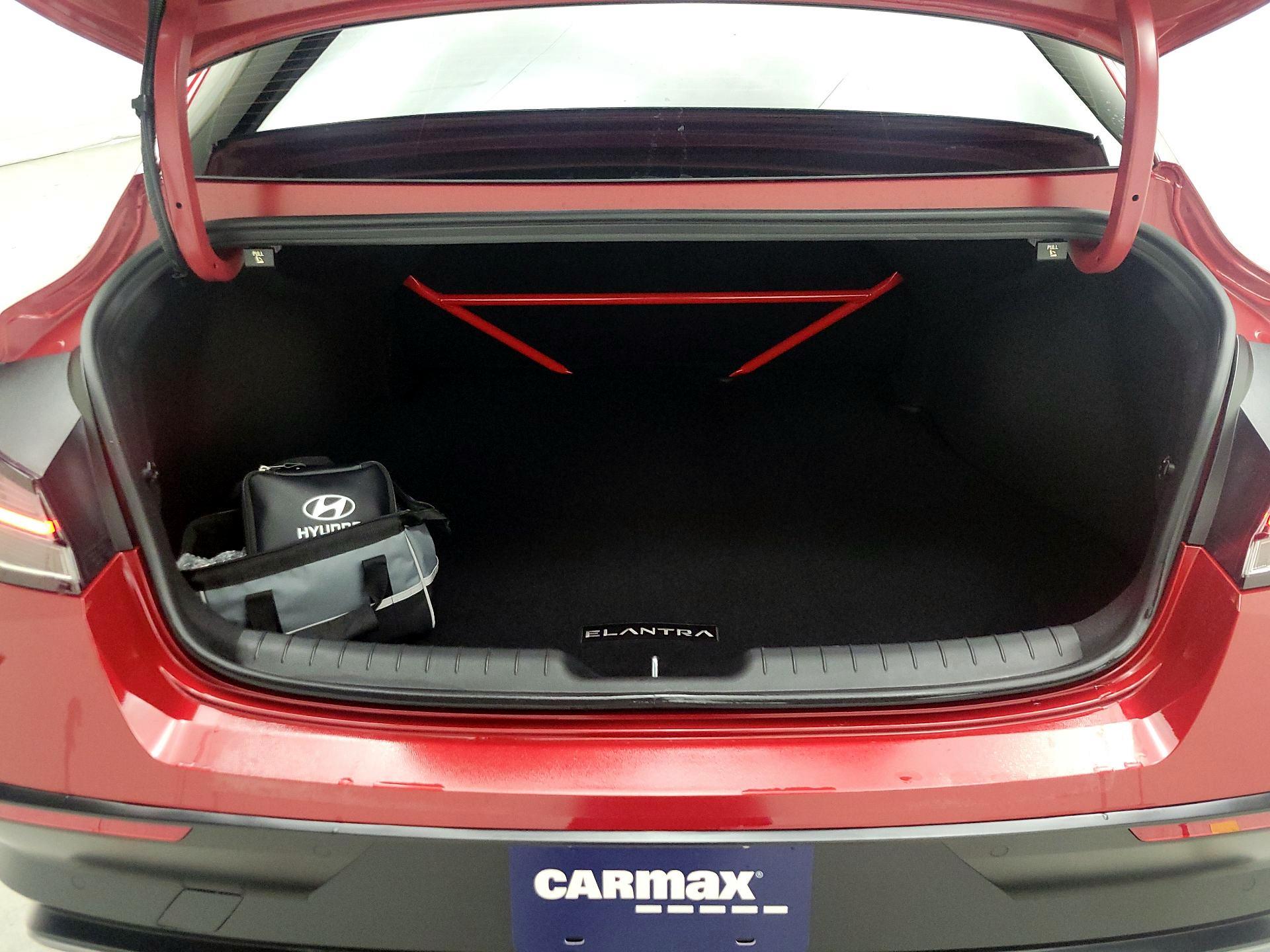 Thumbnail: 2025 Hyundai Elantra - 19