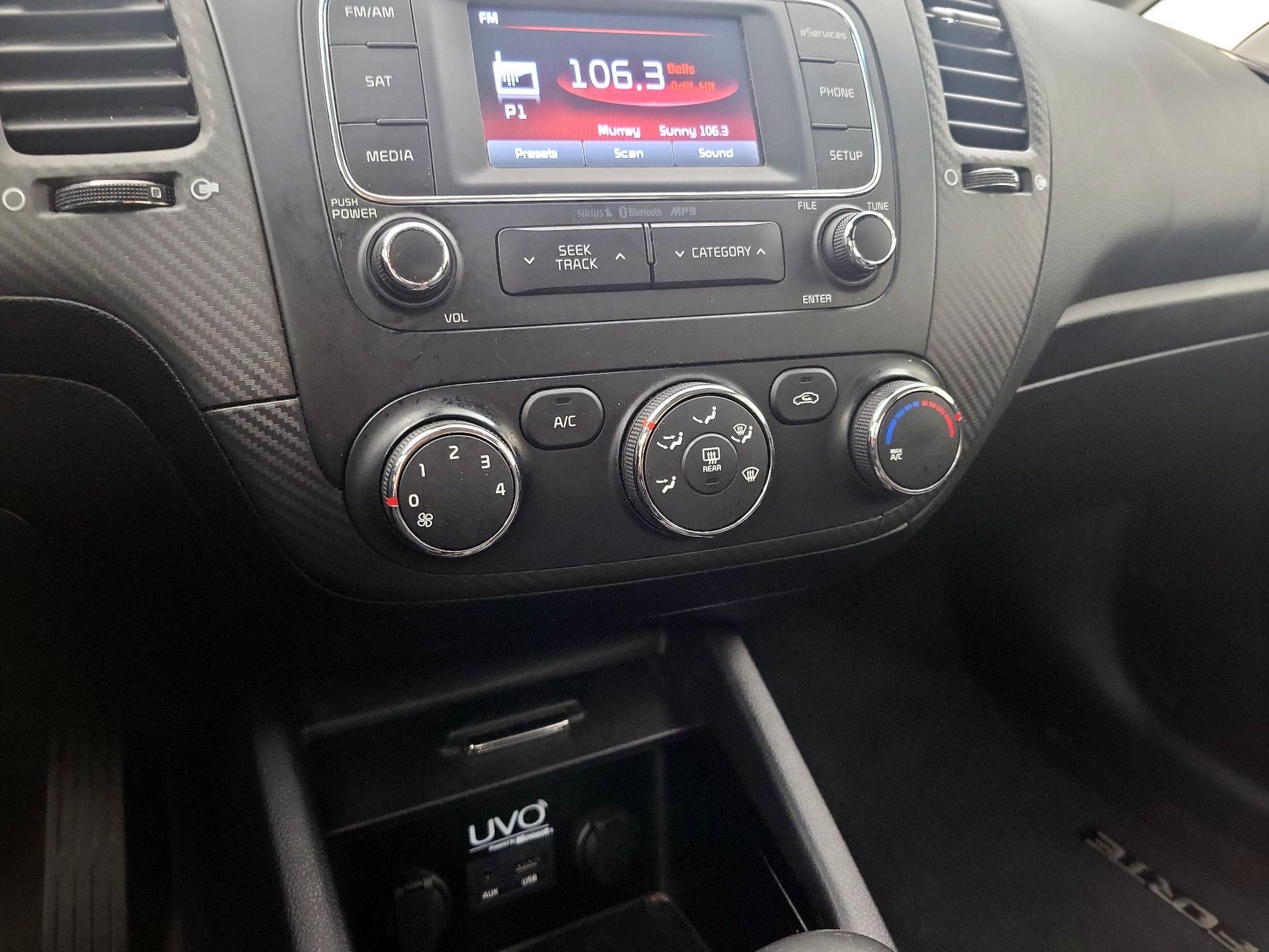 Thumbnail: 2015 Kia Forte - 16