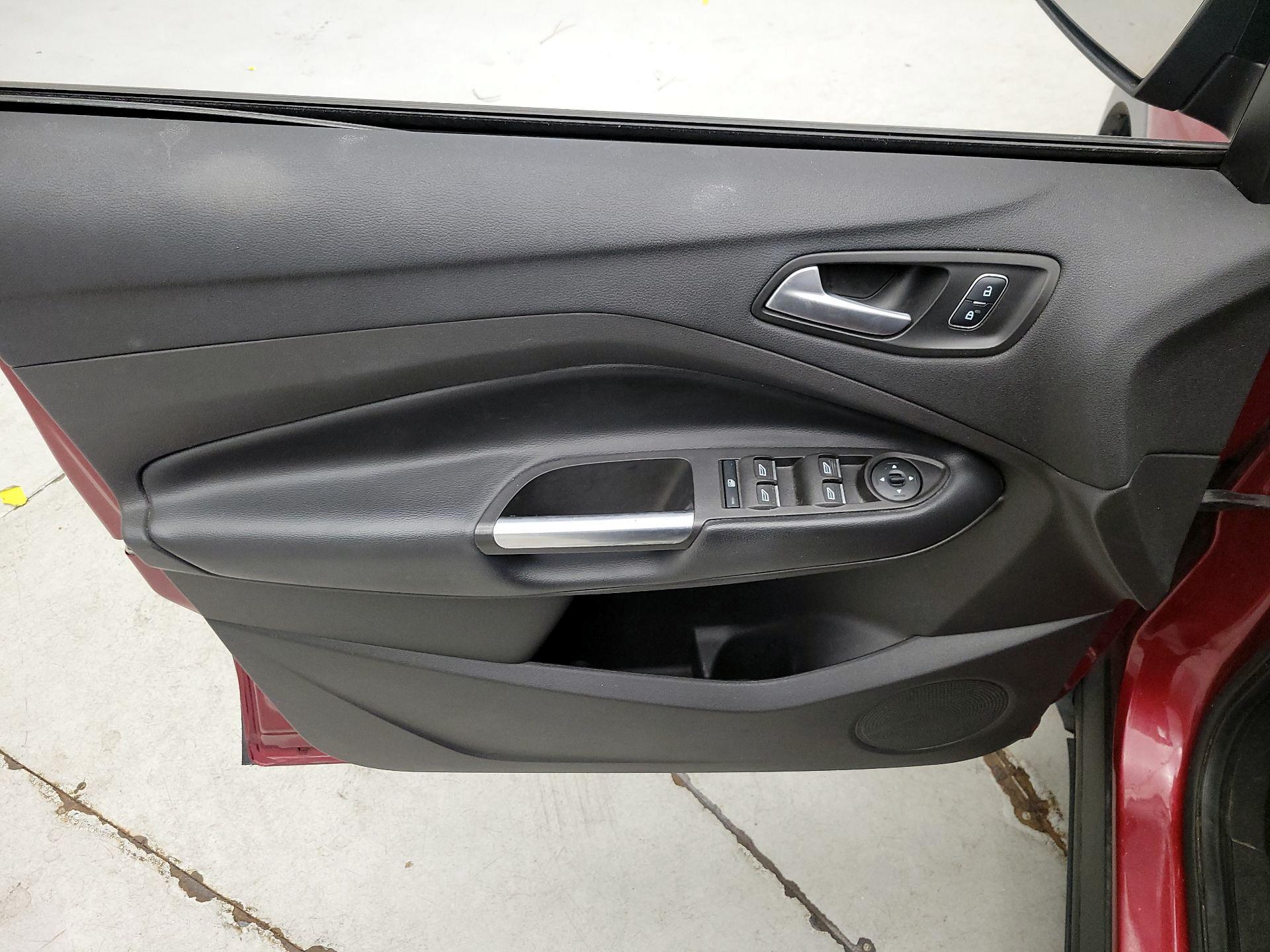 Thumbnail: 2019 Ford Escape - 12