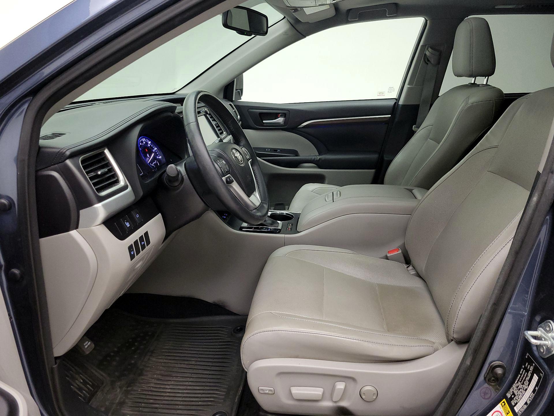 Thumbnail: 2015 Toyota Highlander - 11