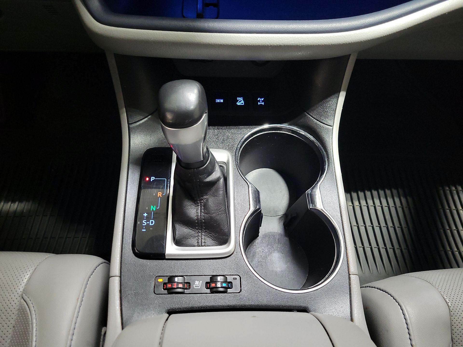 Thumbnail: 2015 Toyota Highlander - 17