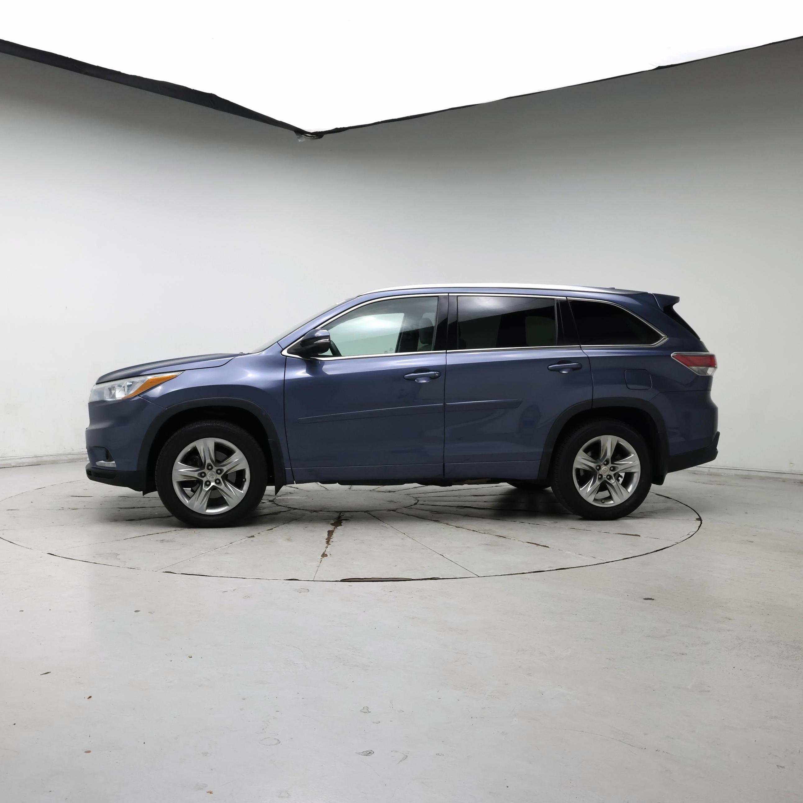Thumbnail: 2015 Toyota Highlander - 3