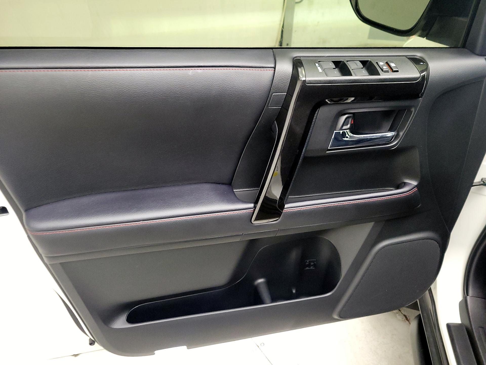 Thumbnail: 2022 Toyota 4Runner - 10