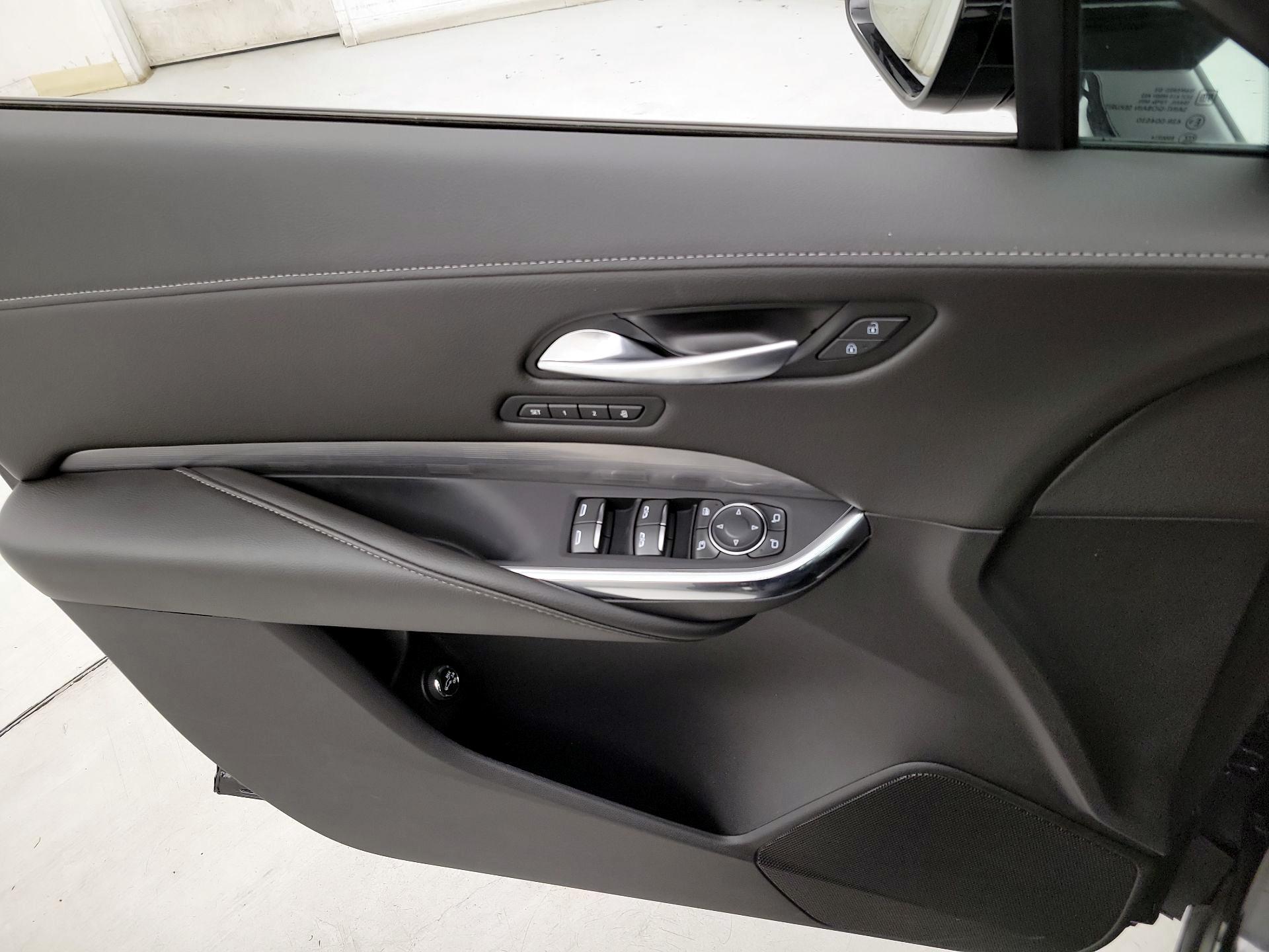 Thumbnail: 2025 Cadillac XT4 - 12