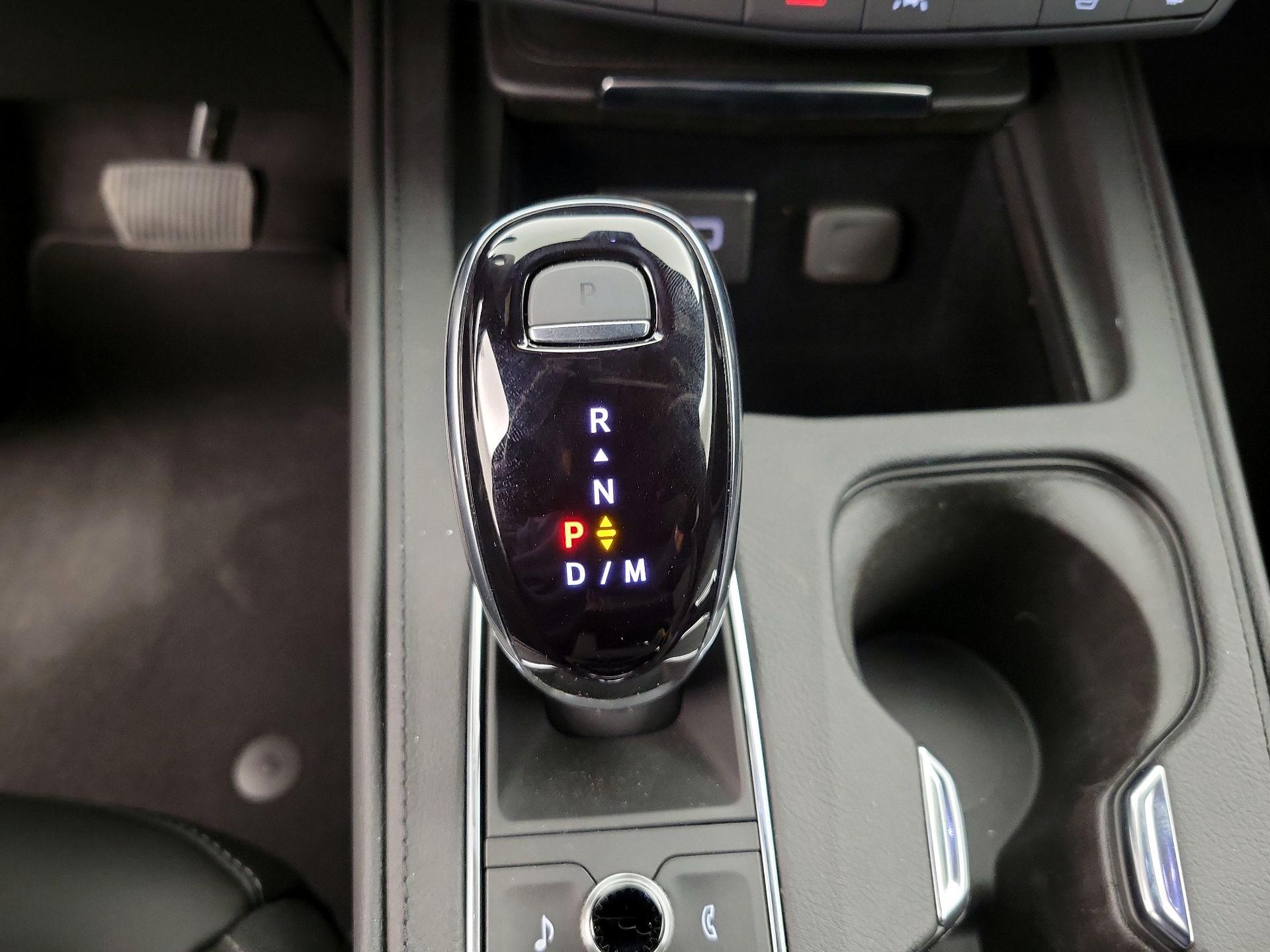 Thumbnail: 2025 Cadillac XT4 - 18