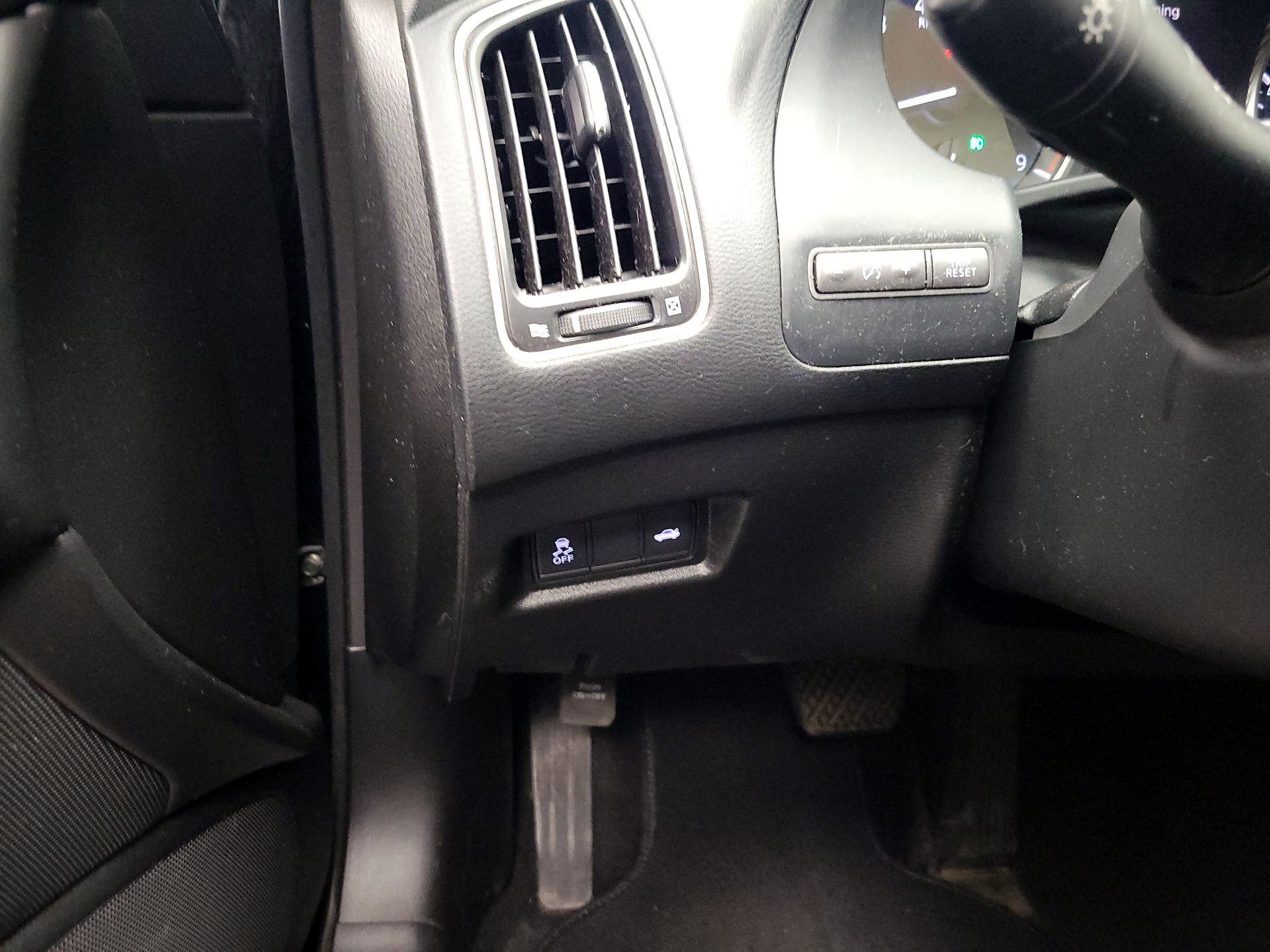 Thumbnail: 2018 INFINITI Q50 - 13