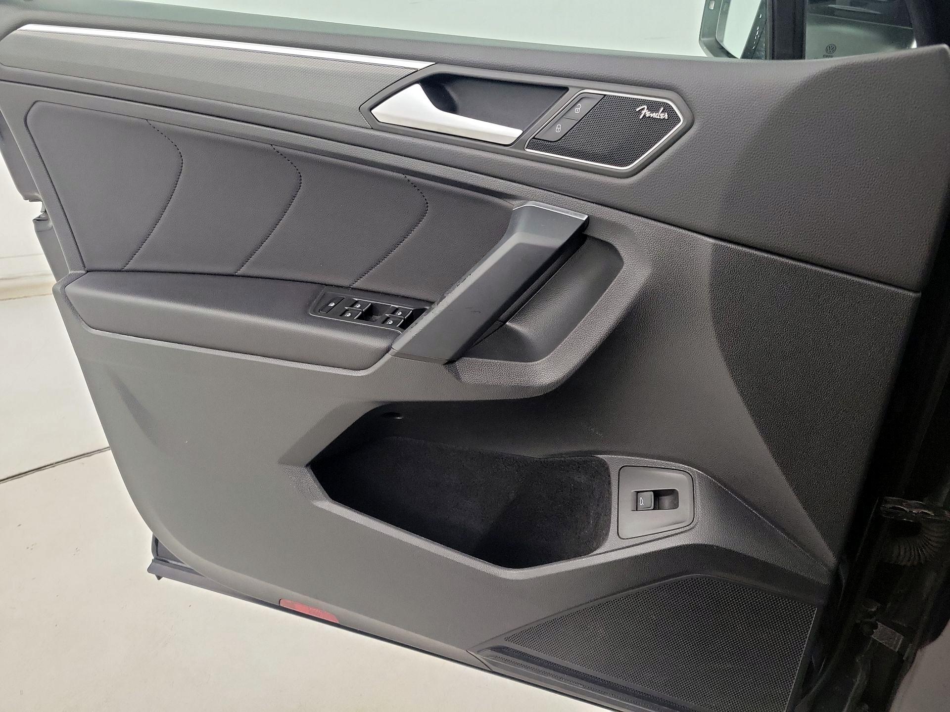 Thumbnail: 2019 Volkswagen Tiguan - 12