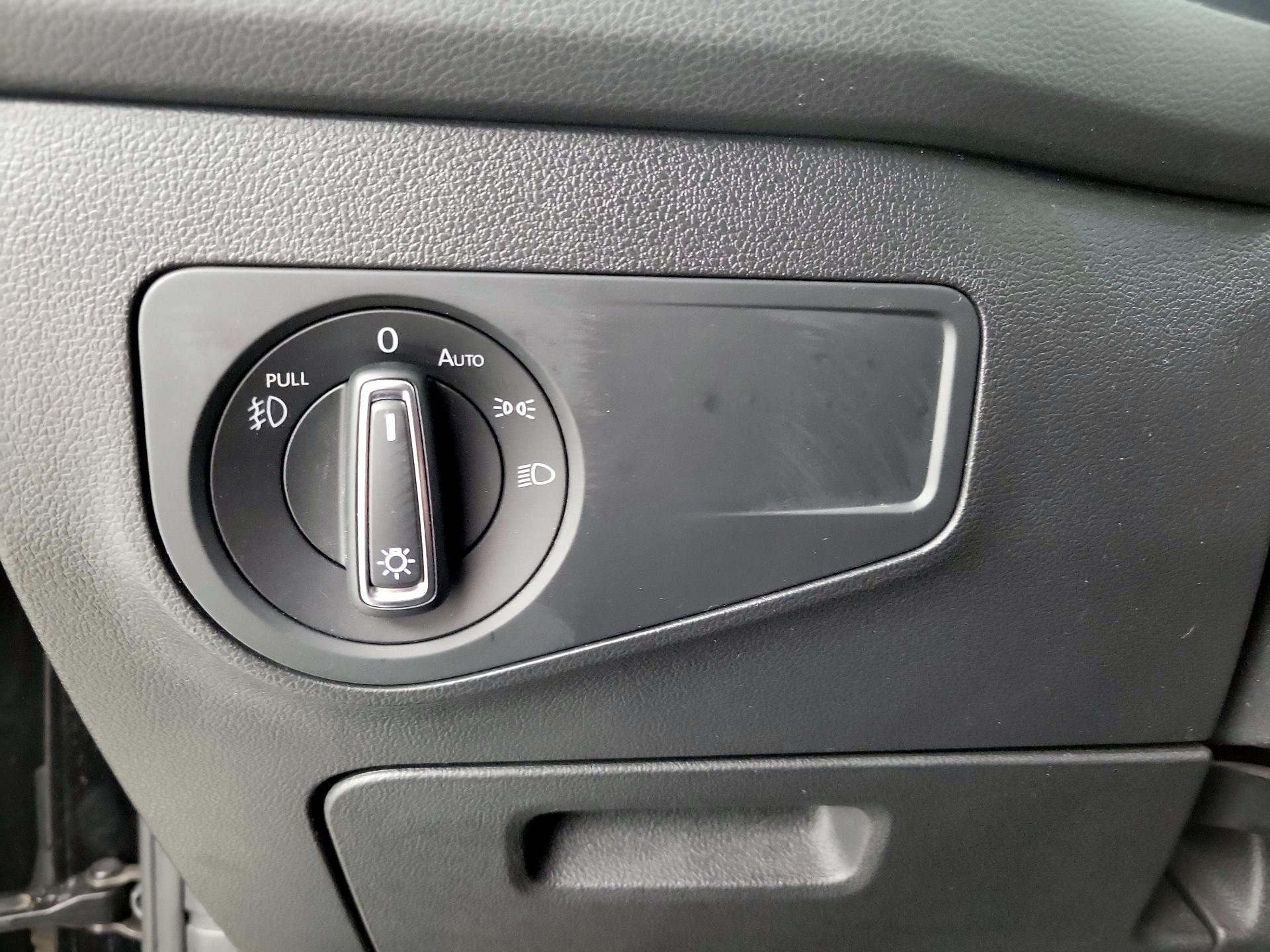 Thumbnail: 2019 Volkswagen Tiguan - 13