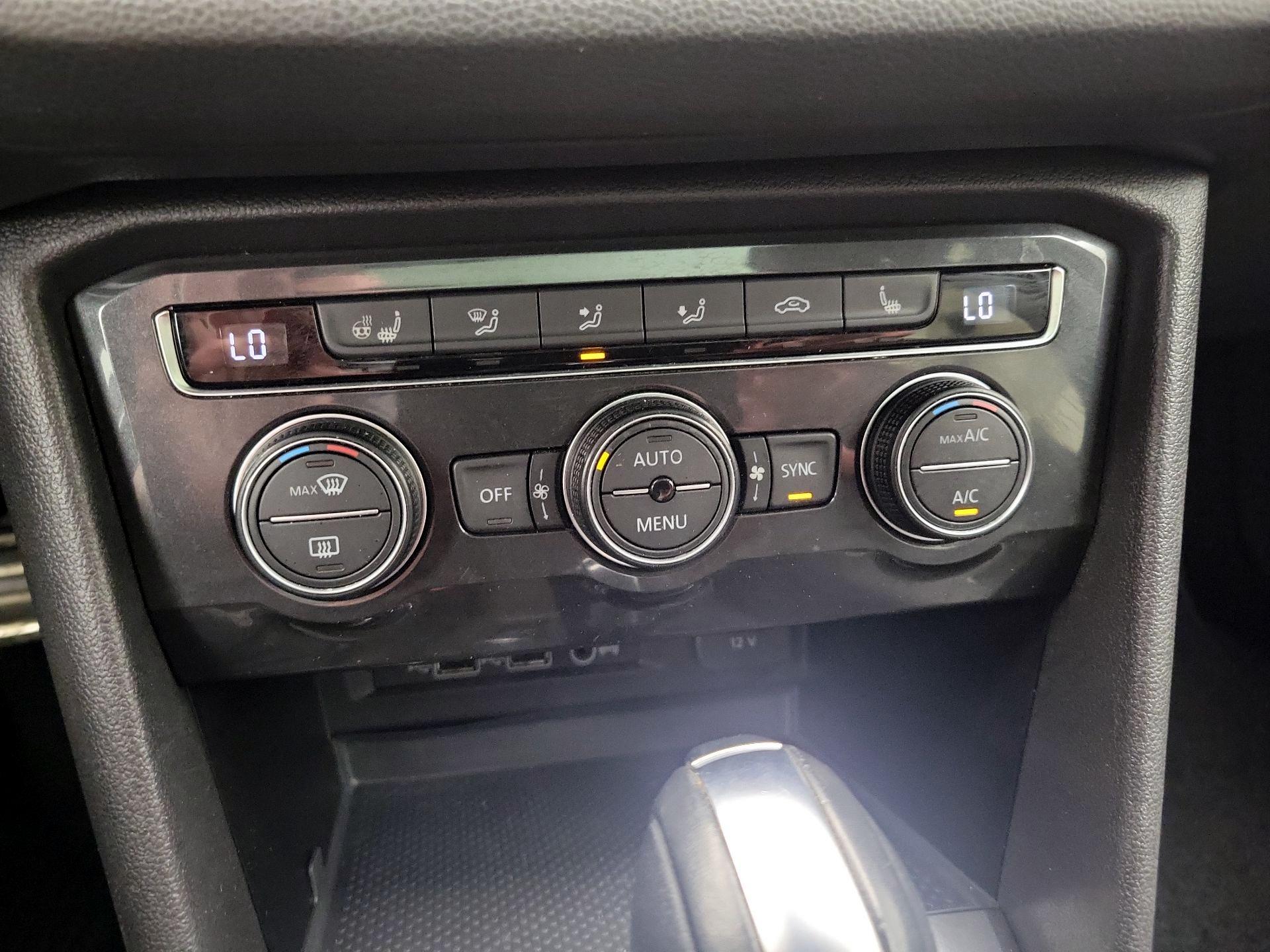 Thumbnail: 2019 Volkswagen Tiguan - 17