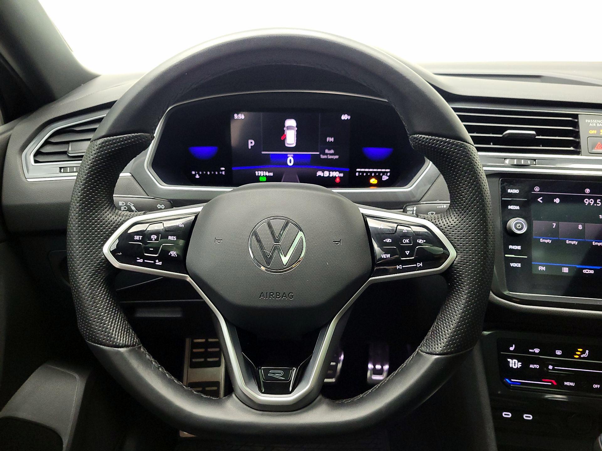 Thumbnail: 2023 Volkswagen Tiguan - 10