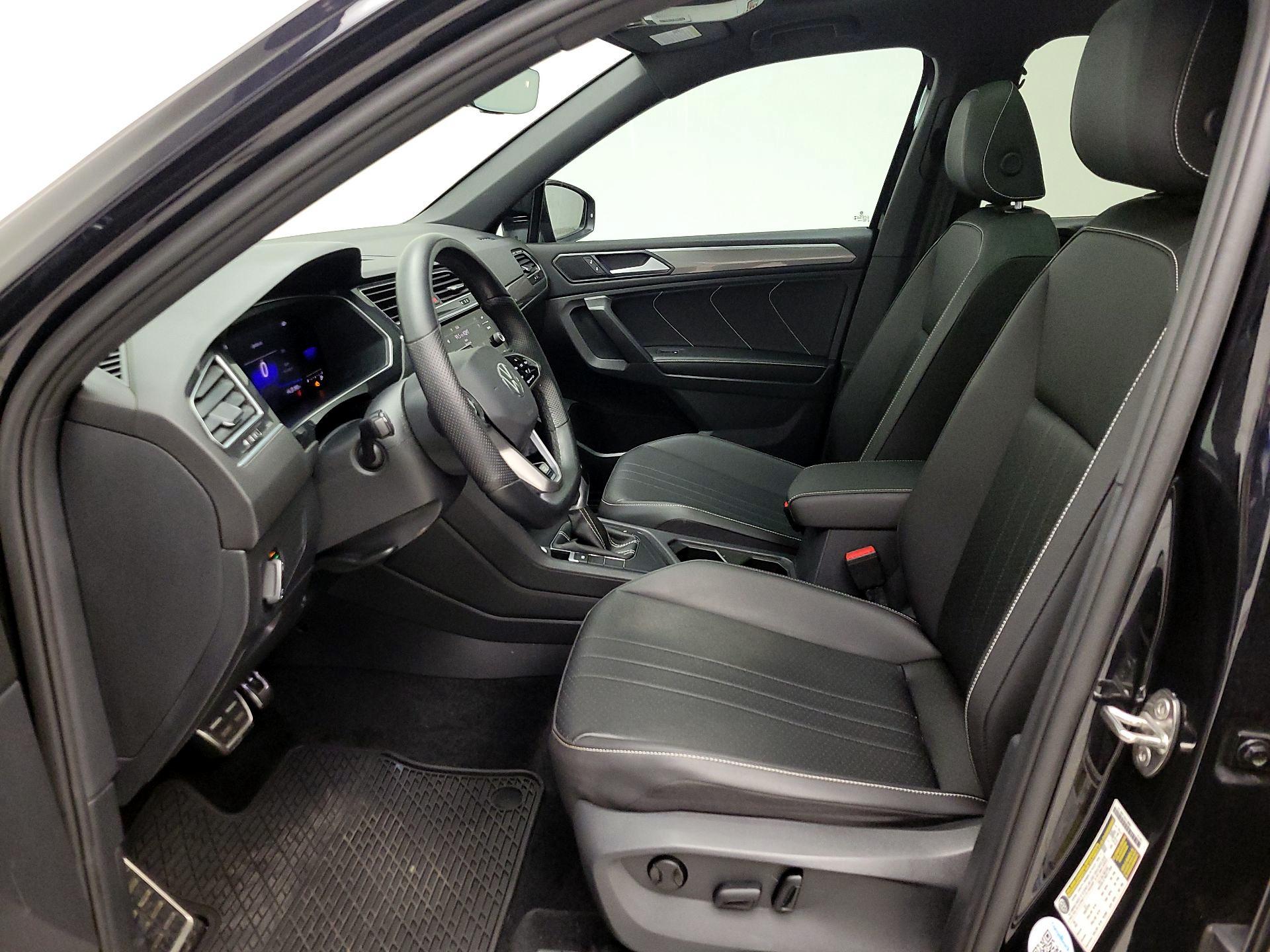 Thumbnail: 2023 Volkswagen Tiguan - 11