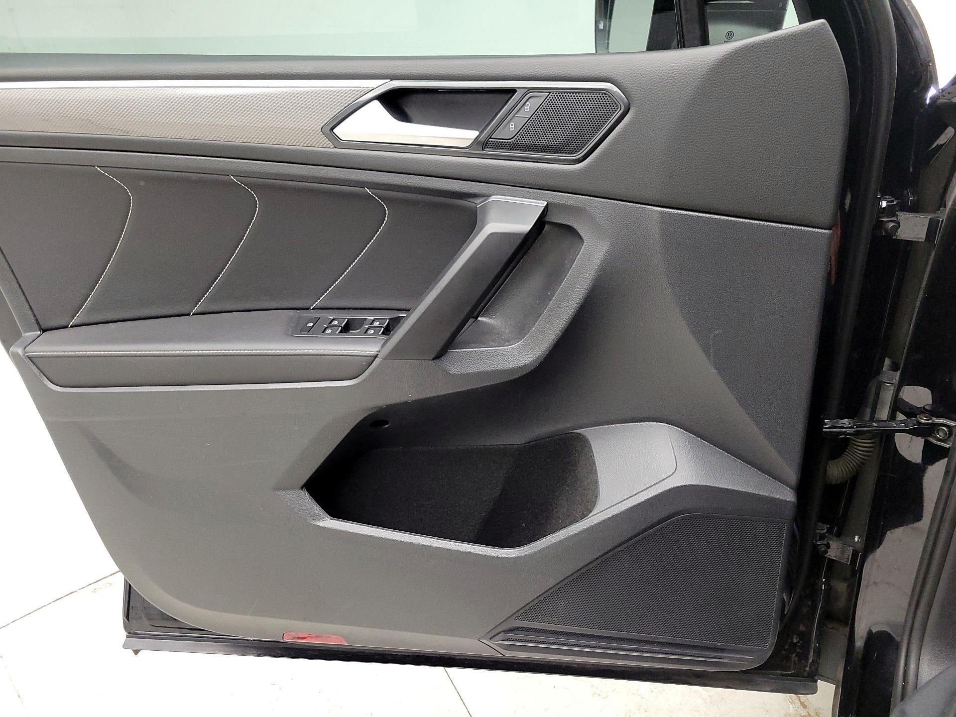 Thumbnail: 2023 Volkswagen Tiguan - 12