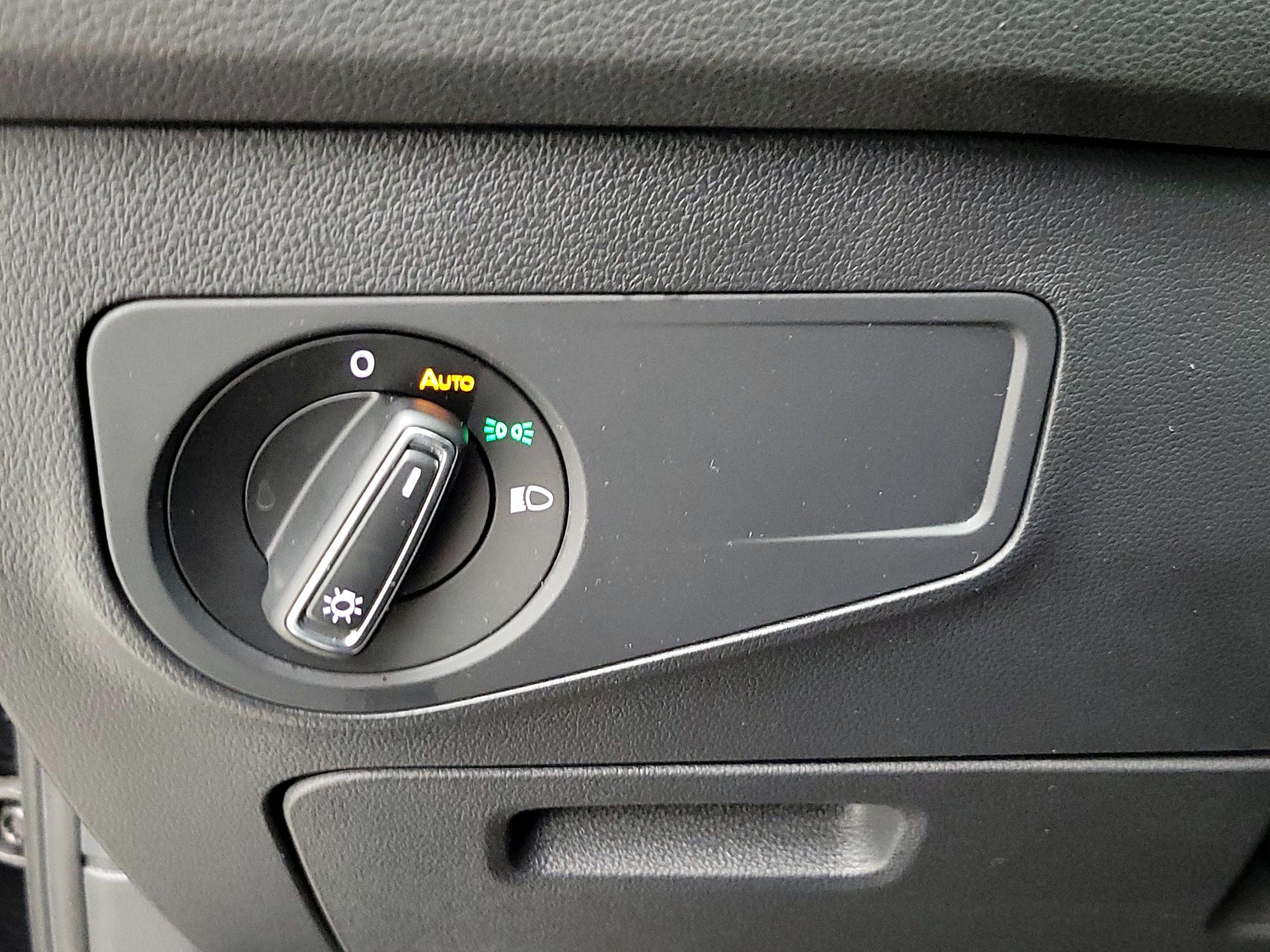 Thumbnail: 2023 Volkswagen Tiguan - 13