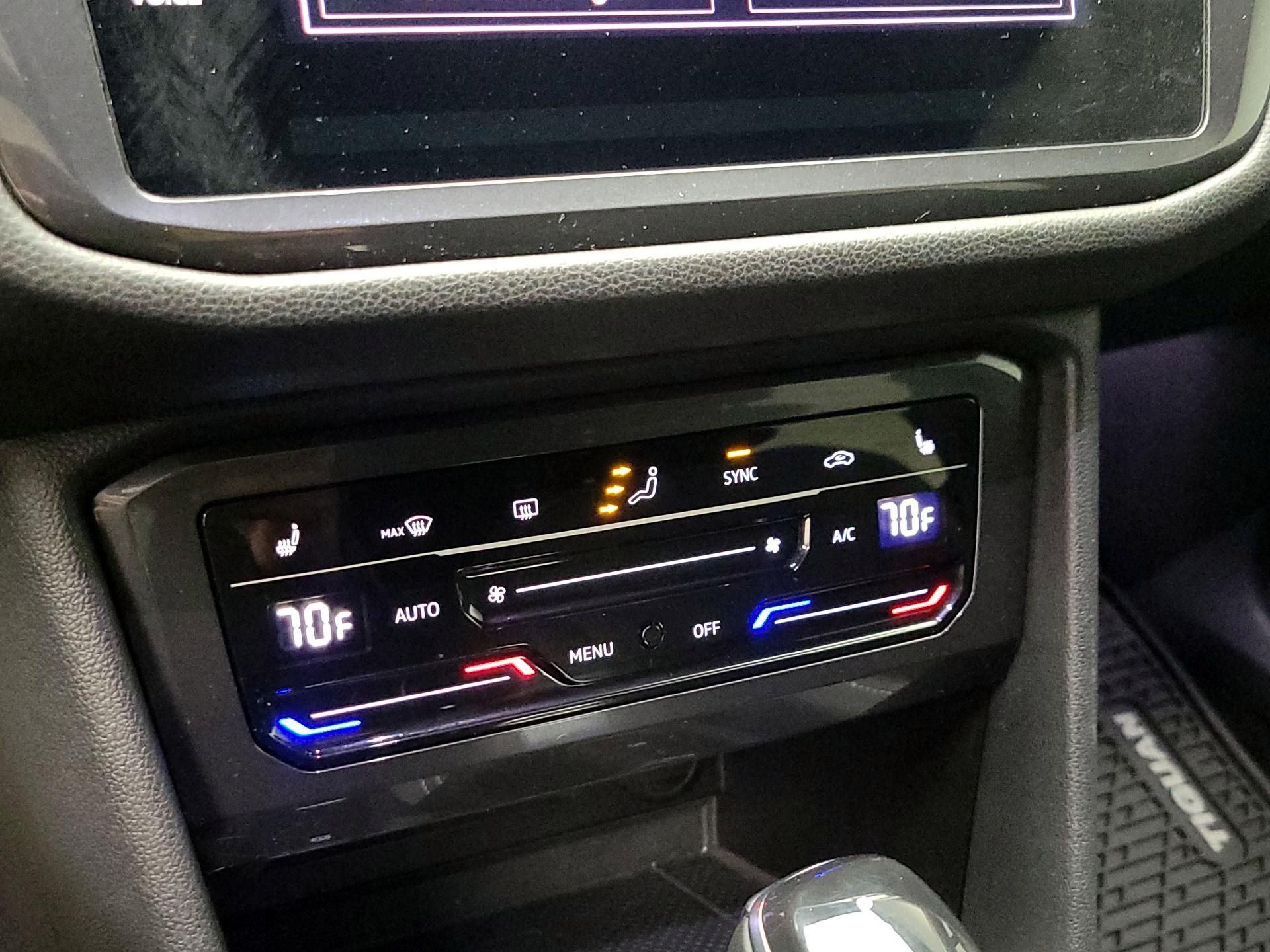 Thumbnail: 2023 Volkswagen Tiguan - 16