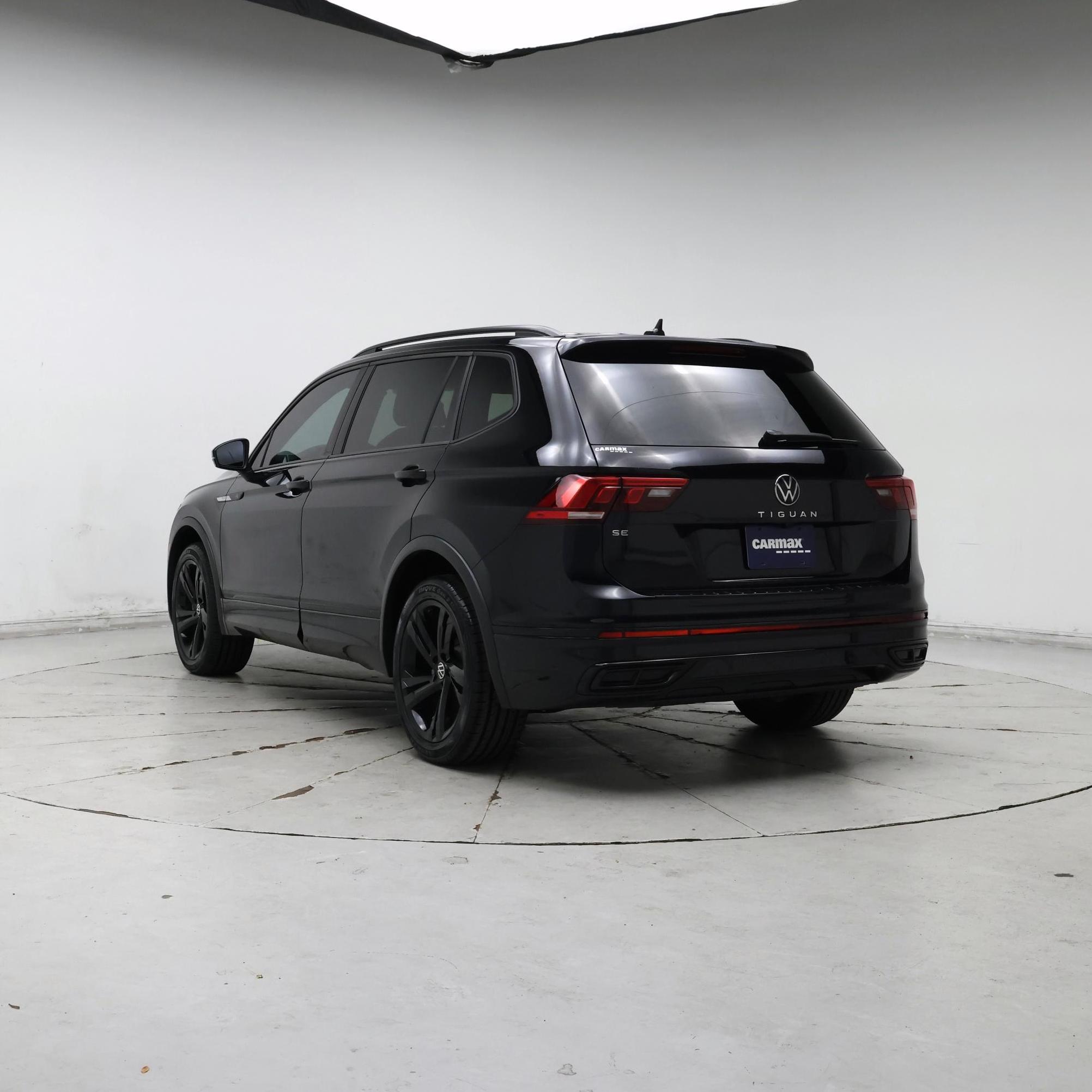 Thumbnail: 2023 Volkswagen Tiguan - 2