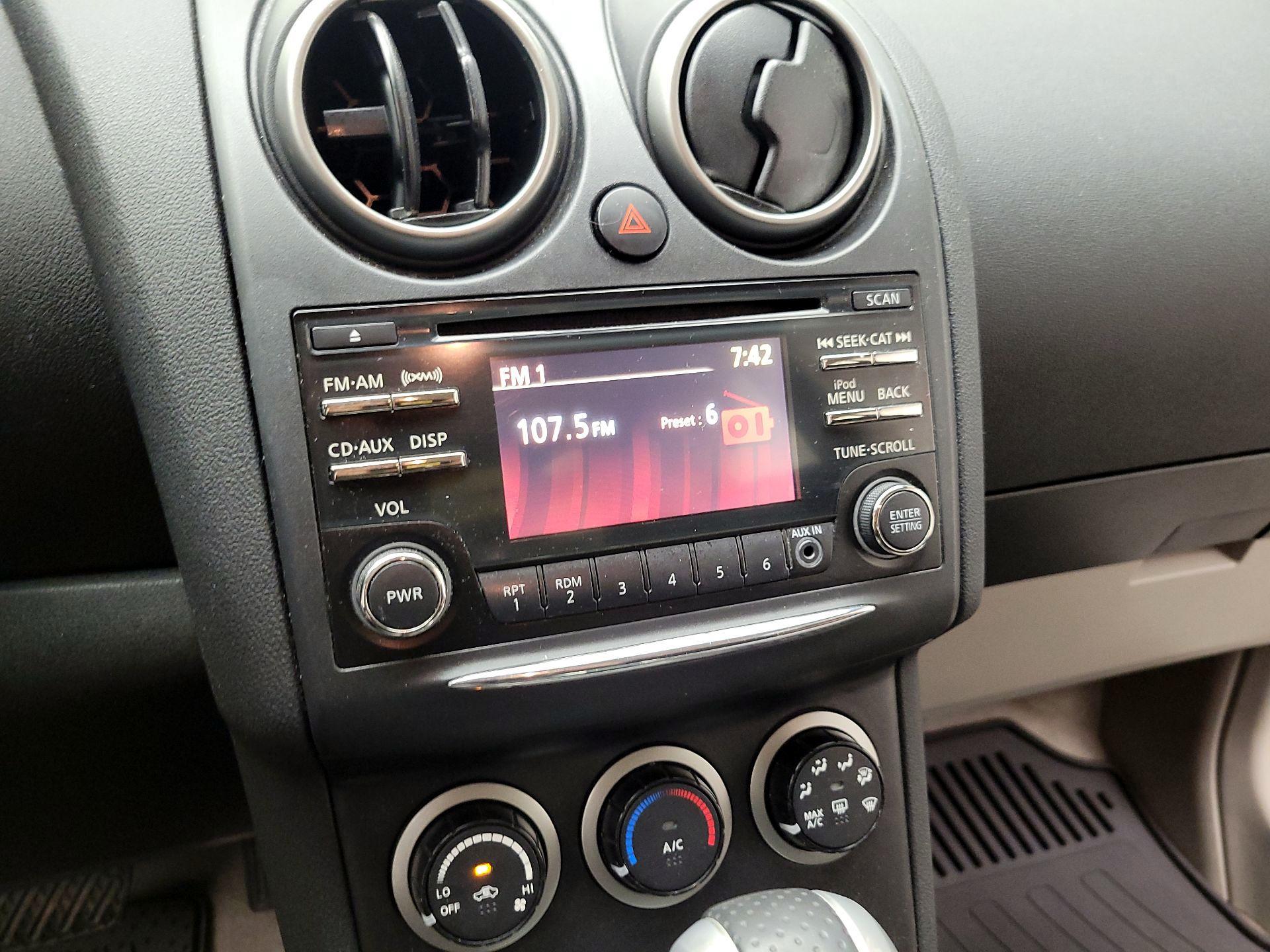 Thumbnail: 2014 Nissan Rogue - 15