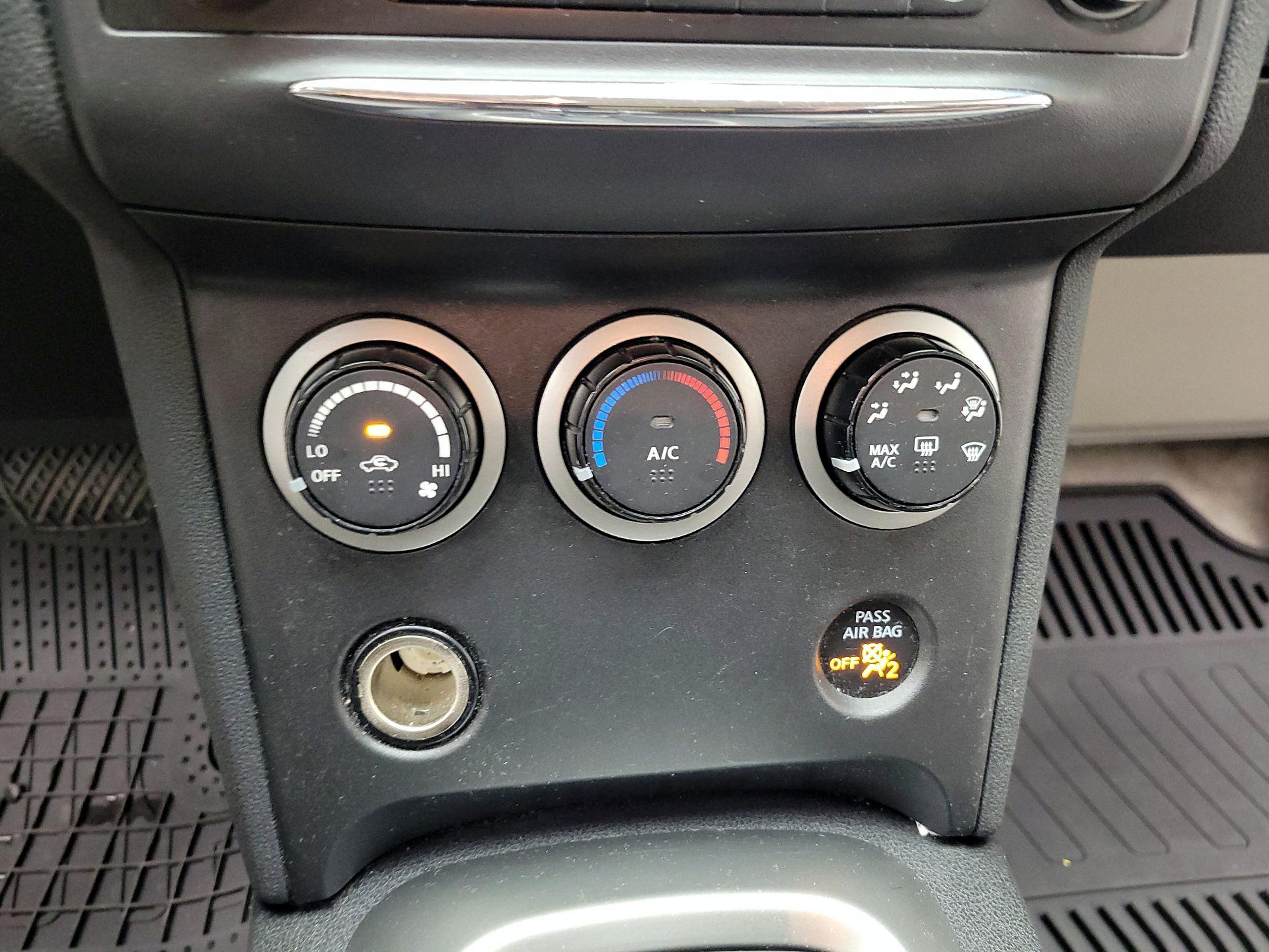 Thumbnail: 2014 Nissan Rogue - 16