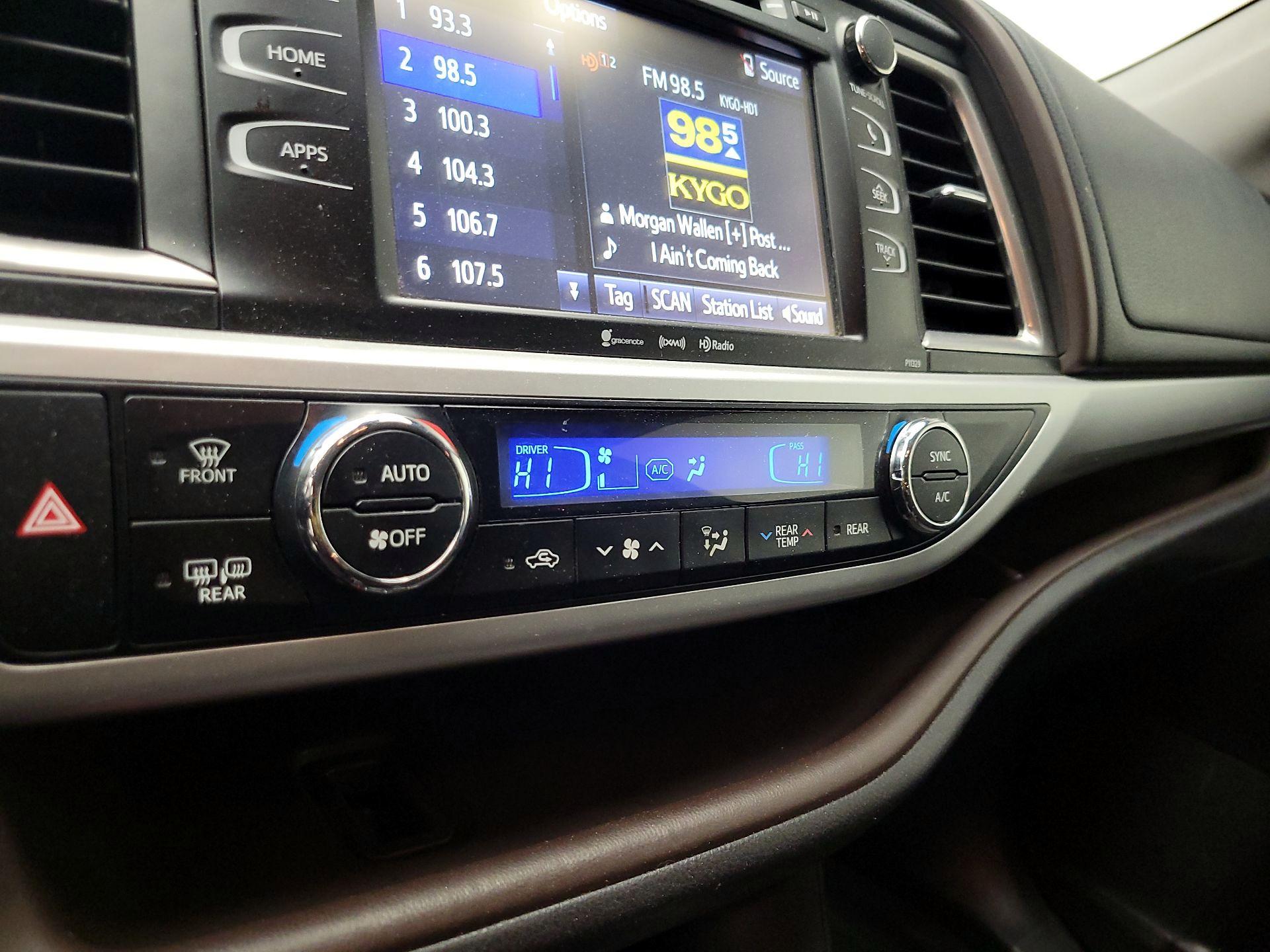 Thumbnail: 2018 Toyota Highlander - 16