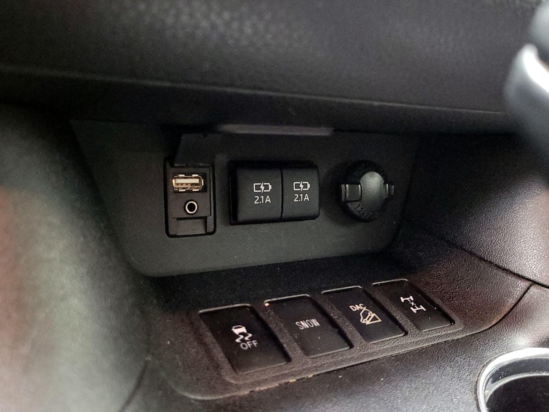 Thumbnail: 2018 Toyota Highlander - 18