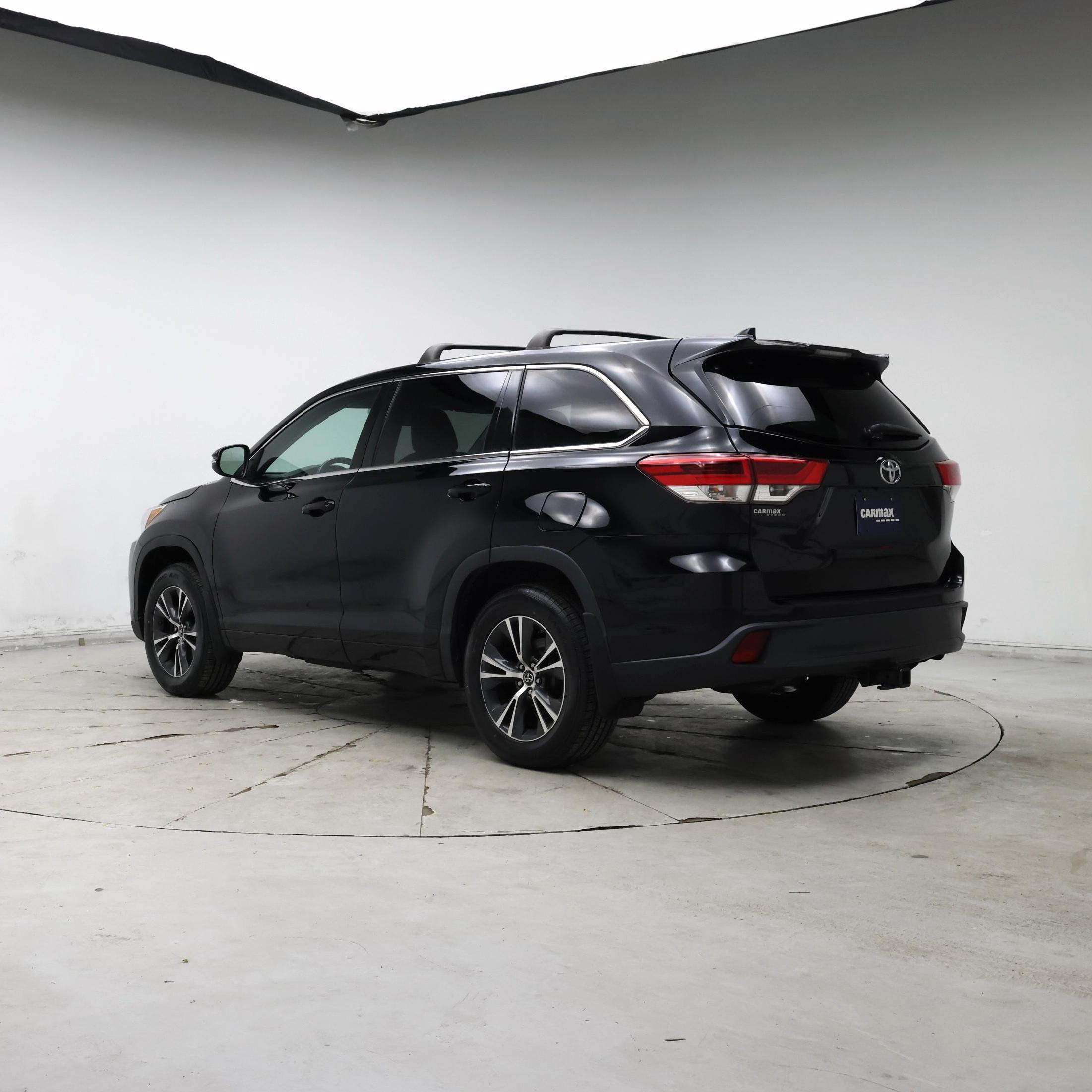 Thumbnail: 2018 Toyota Highlander - 2